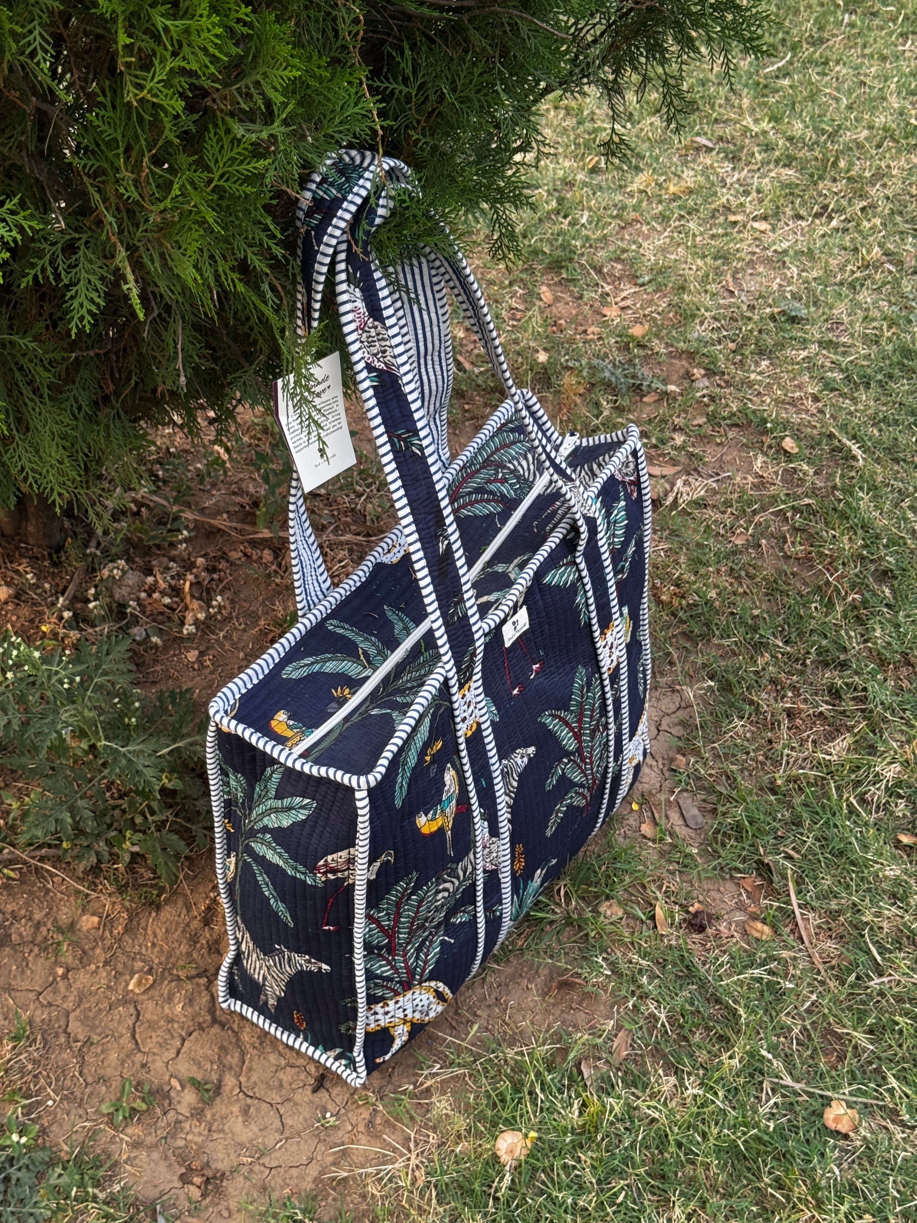 HAND BLOCK PRINTED TOTE BAG WITH ZIP