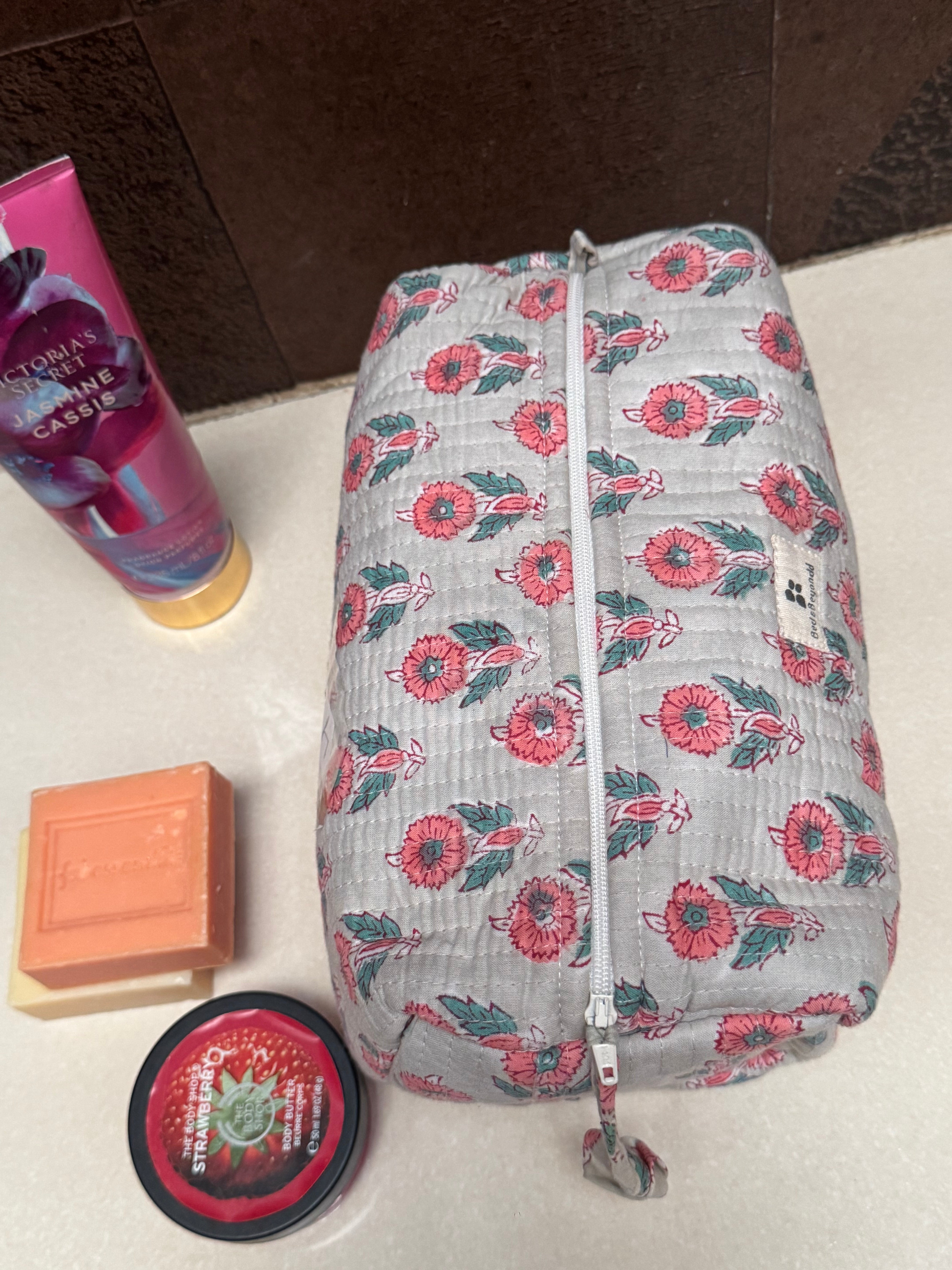 MULTI PURPOSE TOILETRY BAG