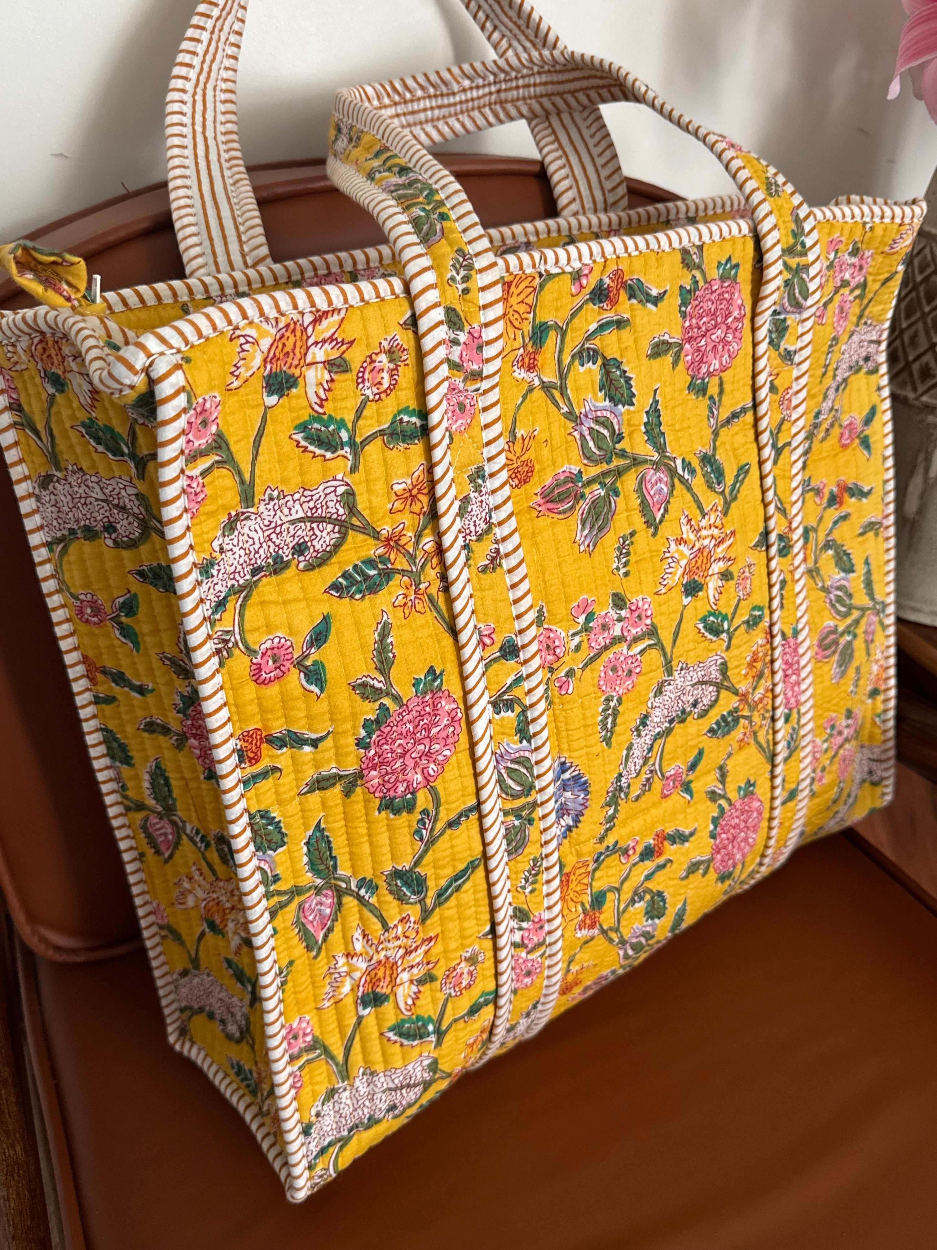 HAND BLOCK PRINTED TOTE BAG WITH ZIP