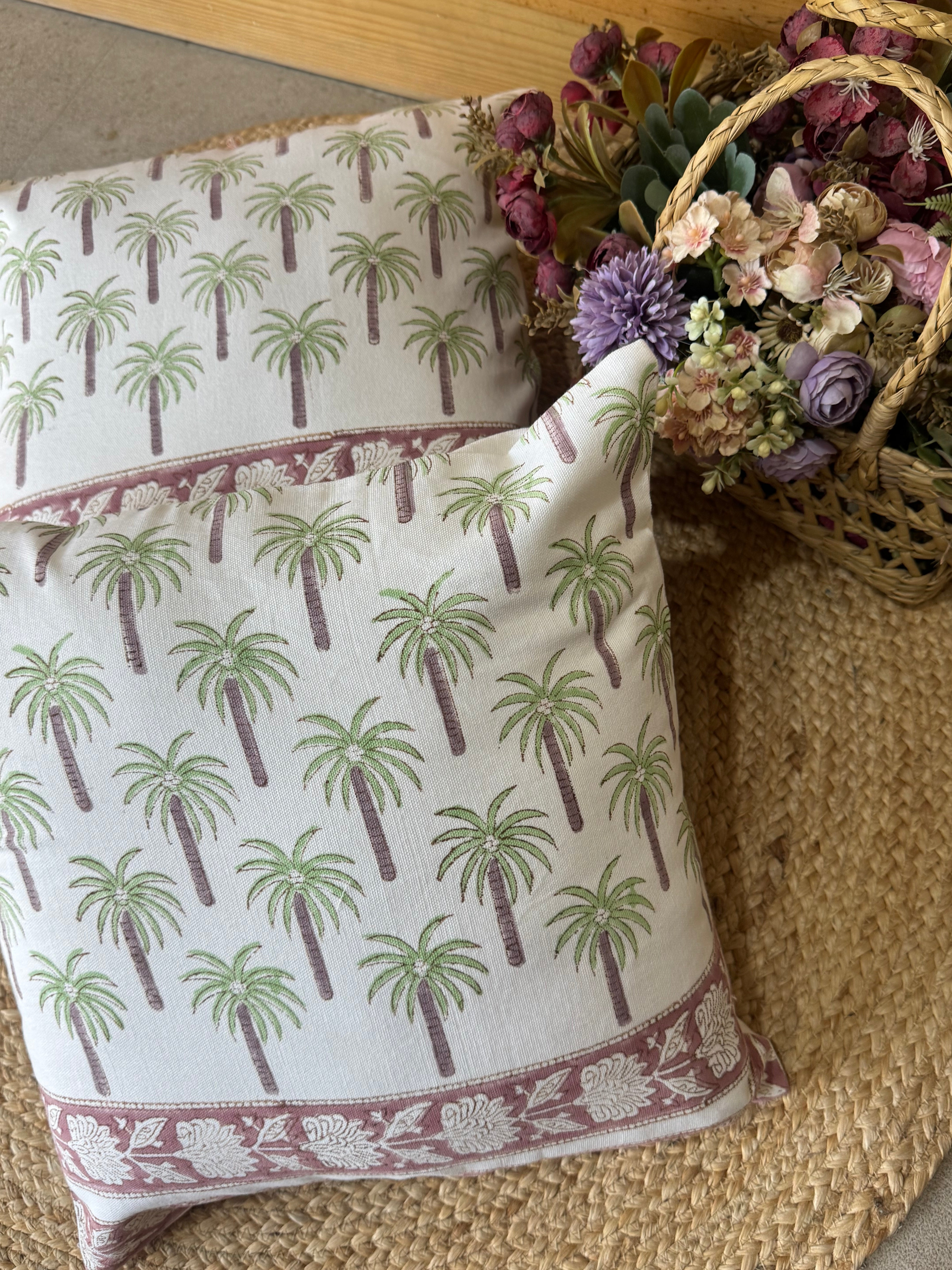 A PAIR OF HANDBLOCK PRINTED 16*16 INCHES CUSHION COVER