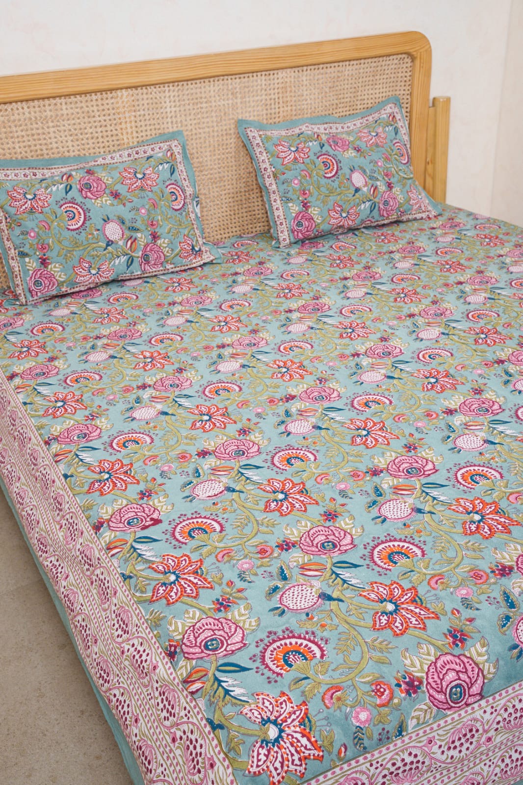 FESTIVE HANDBLOCK PRINTED BEDSHEET WITH 2 REVERSIBLE PILLOW COVERS