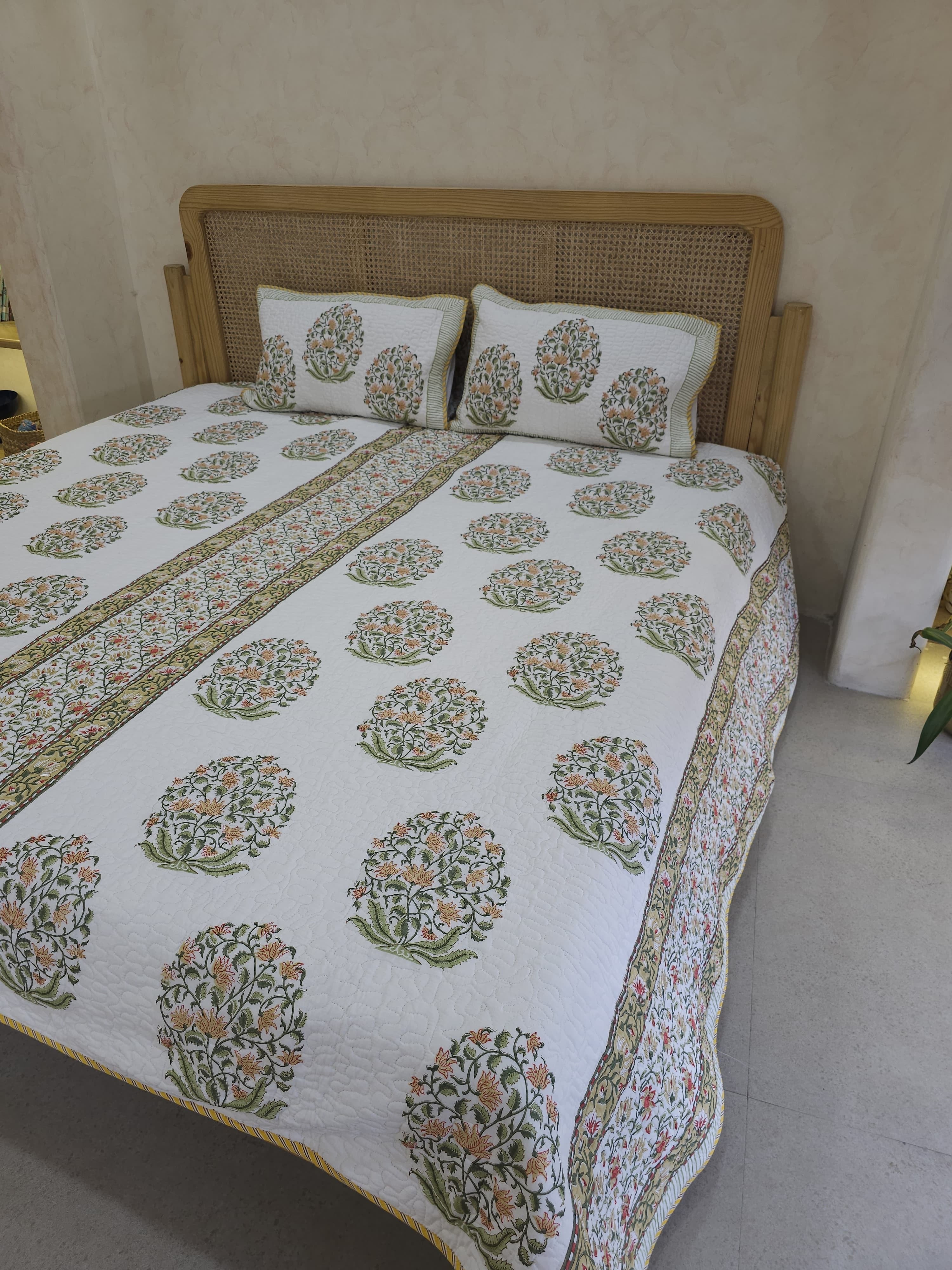 HIMANI HANDBLOCK PRINTED REVERSIBLE QUILTED BEDCOVER 108*108