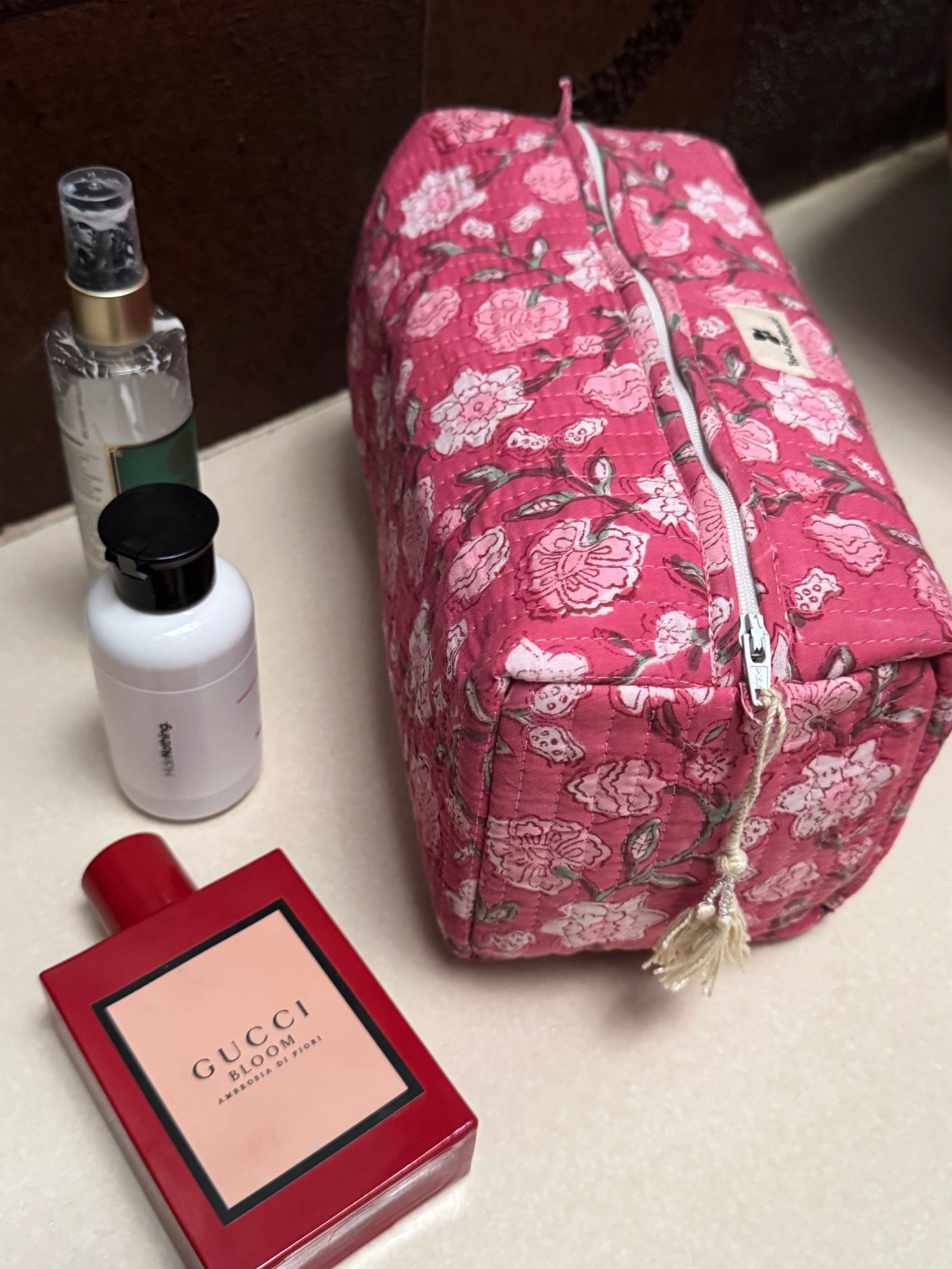 MULTI PURPOSE TOILETRY BAG