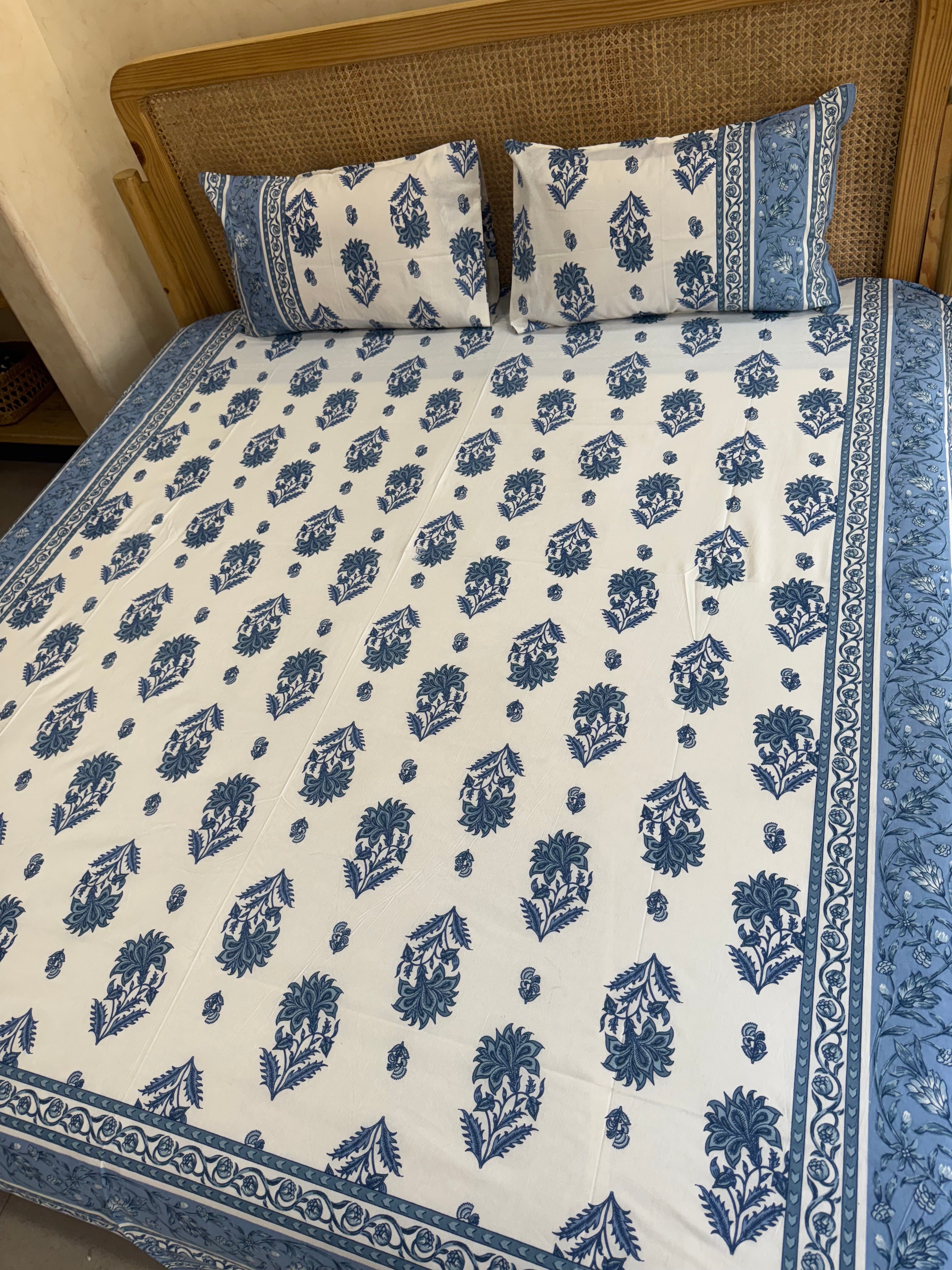 RIWAYAAT BEDSHEET WITH TWO REVERSIBLE PILLOW COVERS