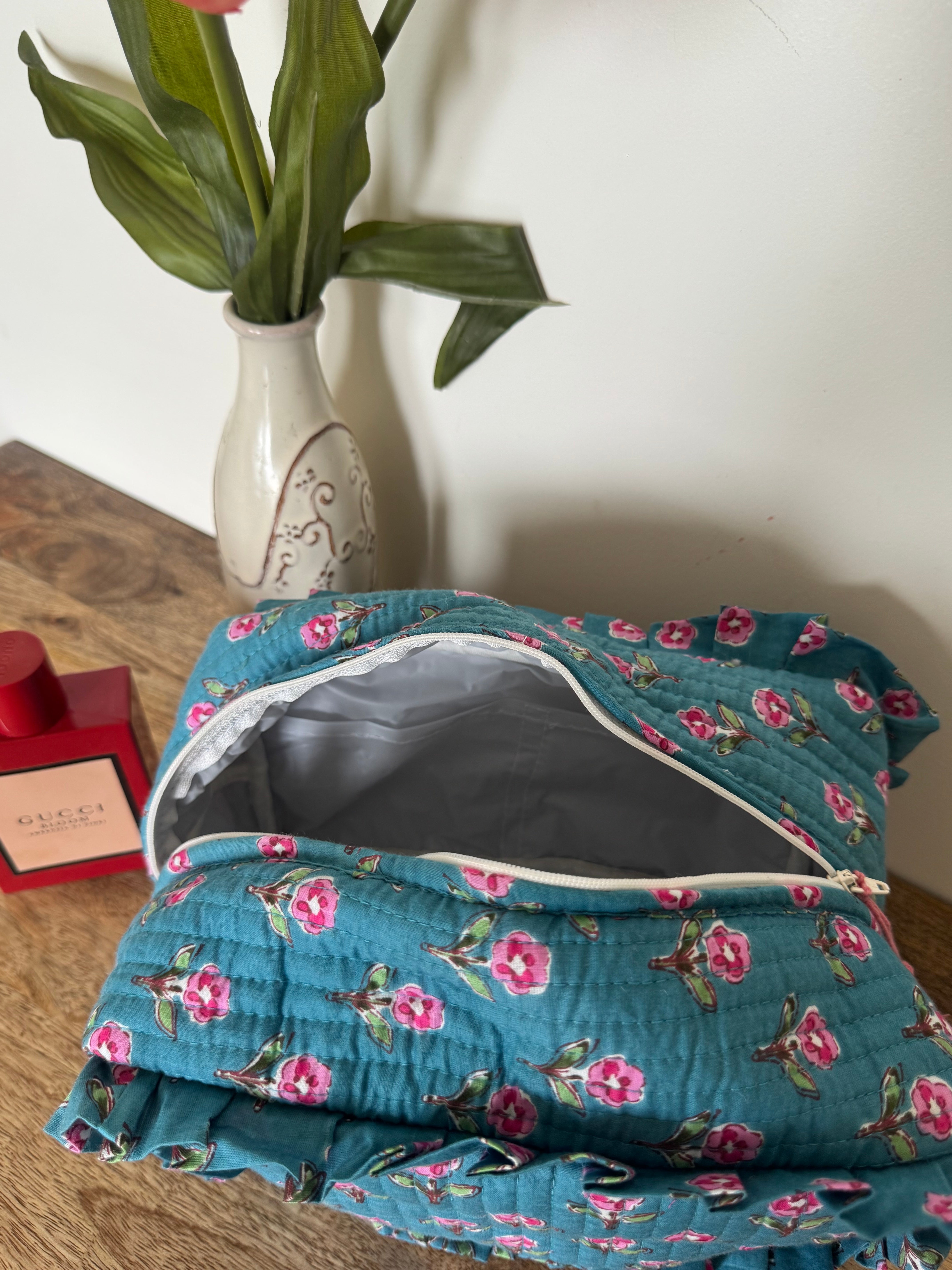 FRILL TOILETRY BAG
