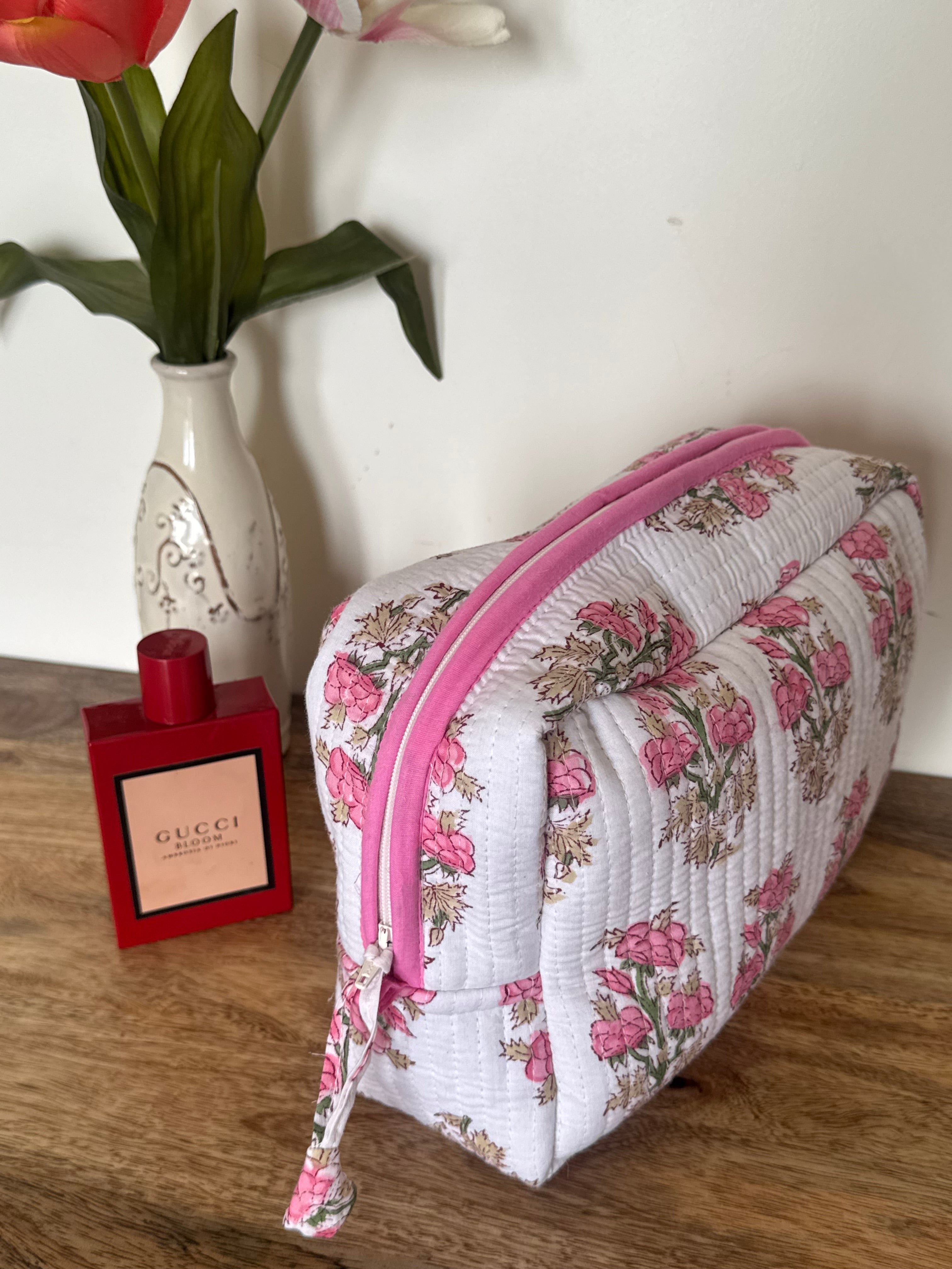 MULTI PURPOSE TOILETRY BAG