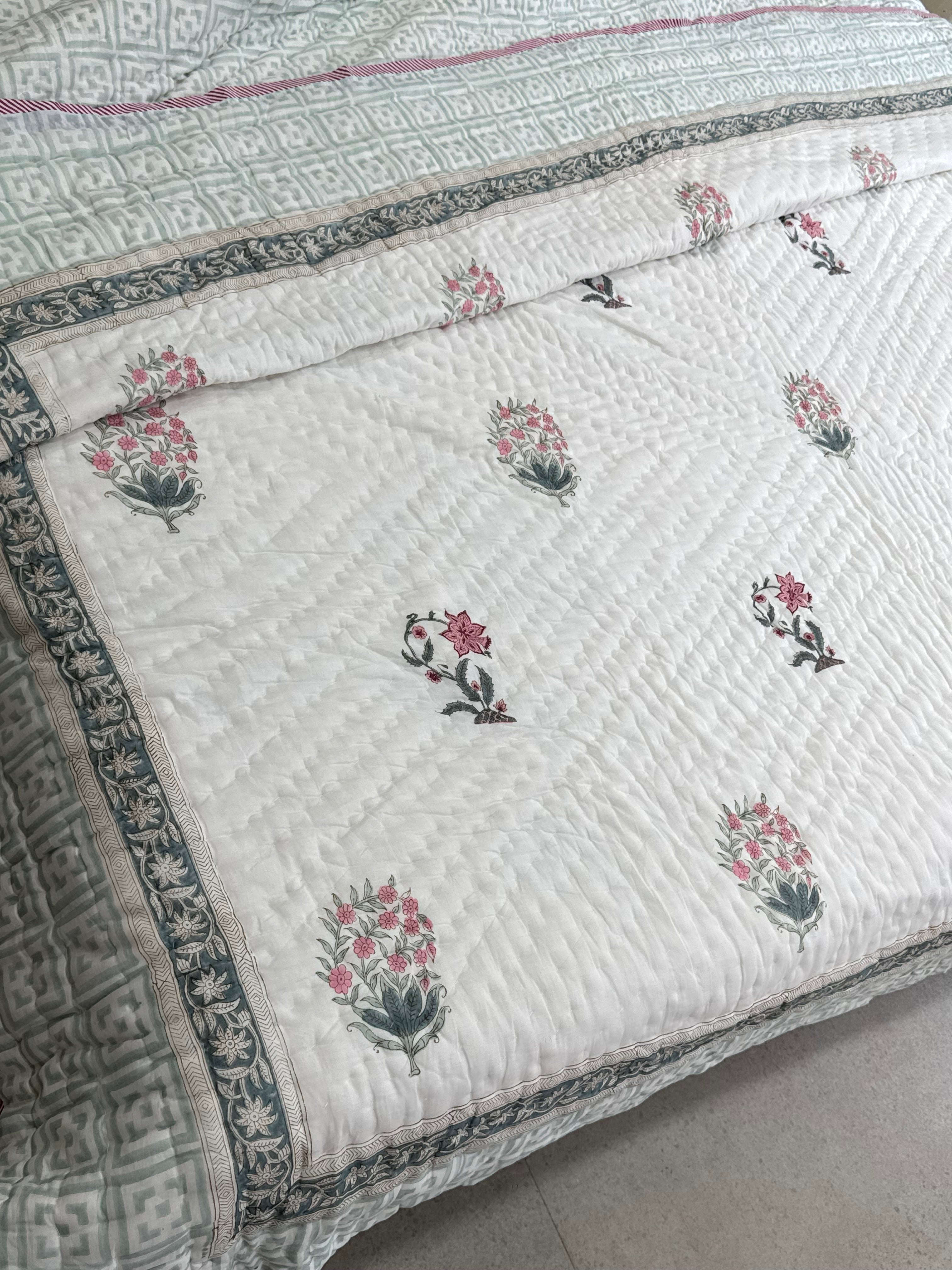 HAND BLOCK PRINTED REVERSIBLE MULMUL DOUBLE BED QUILT