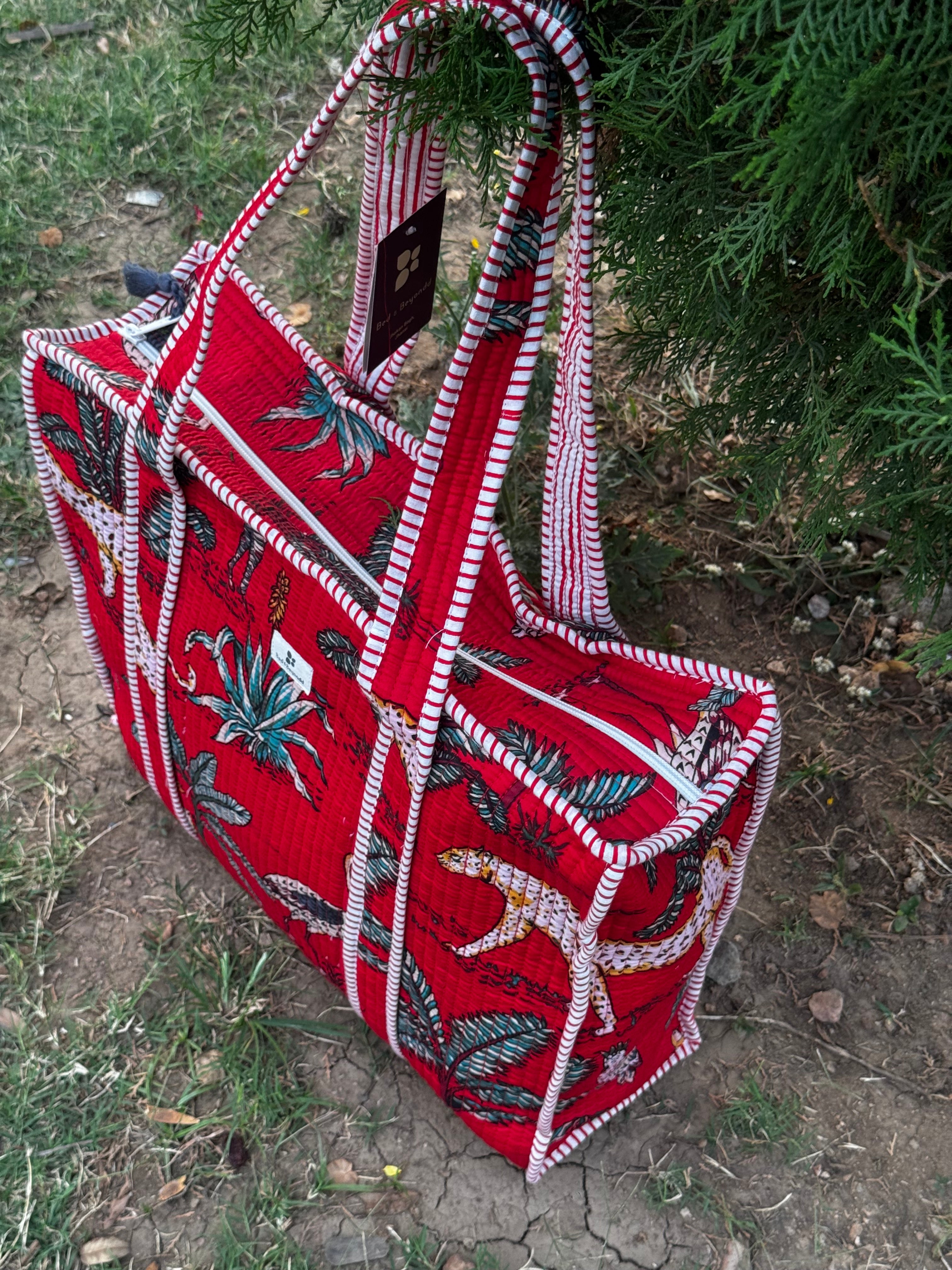 HAND BLOCK PRINTED TOTE BAG WITH ZIP