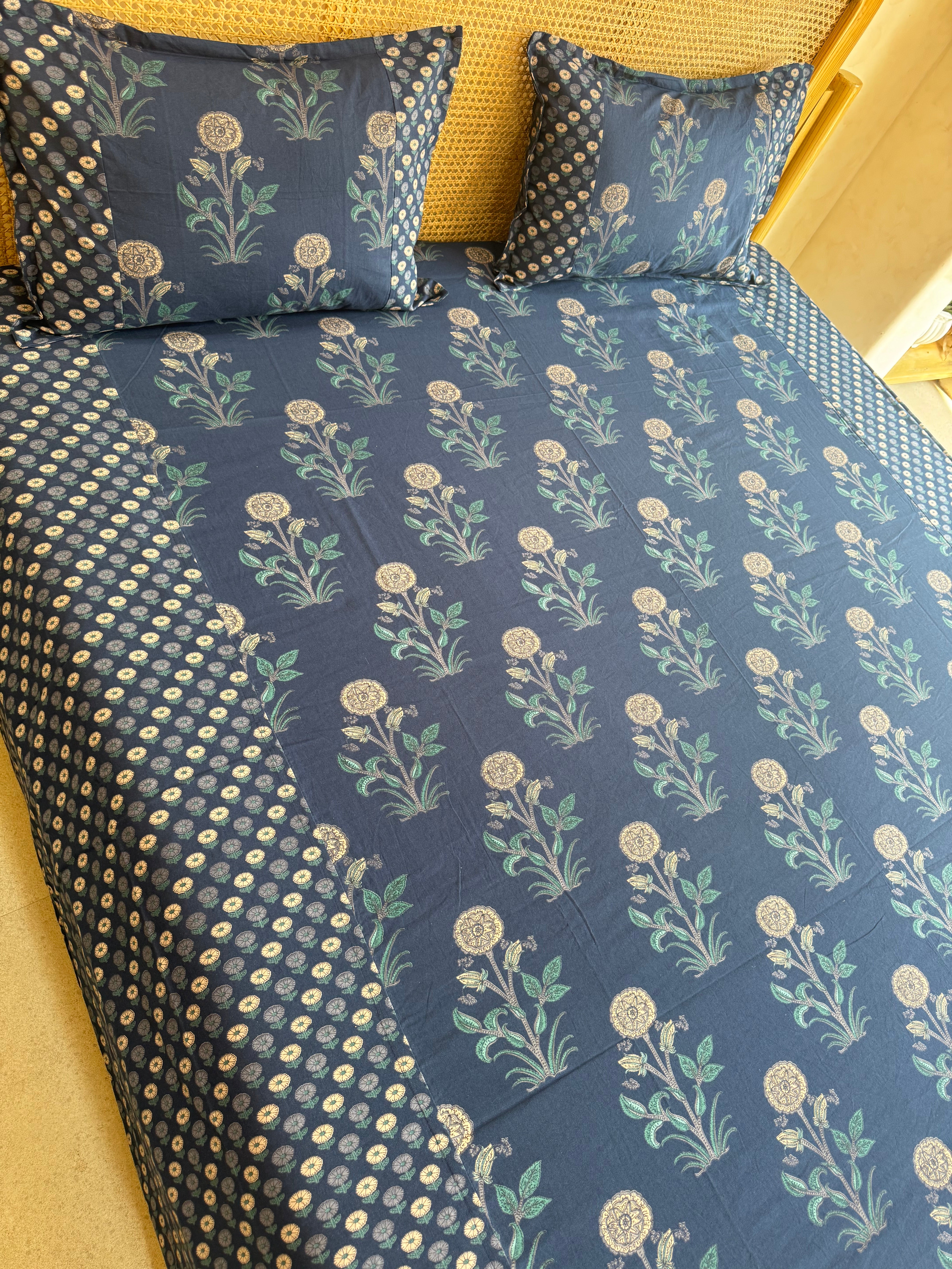 KANAK BEDSHEET WITH TWO PILLOW CASES