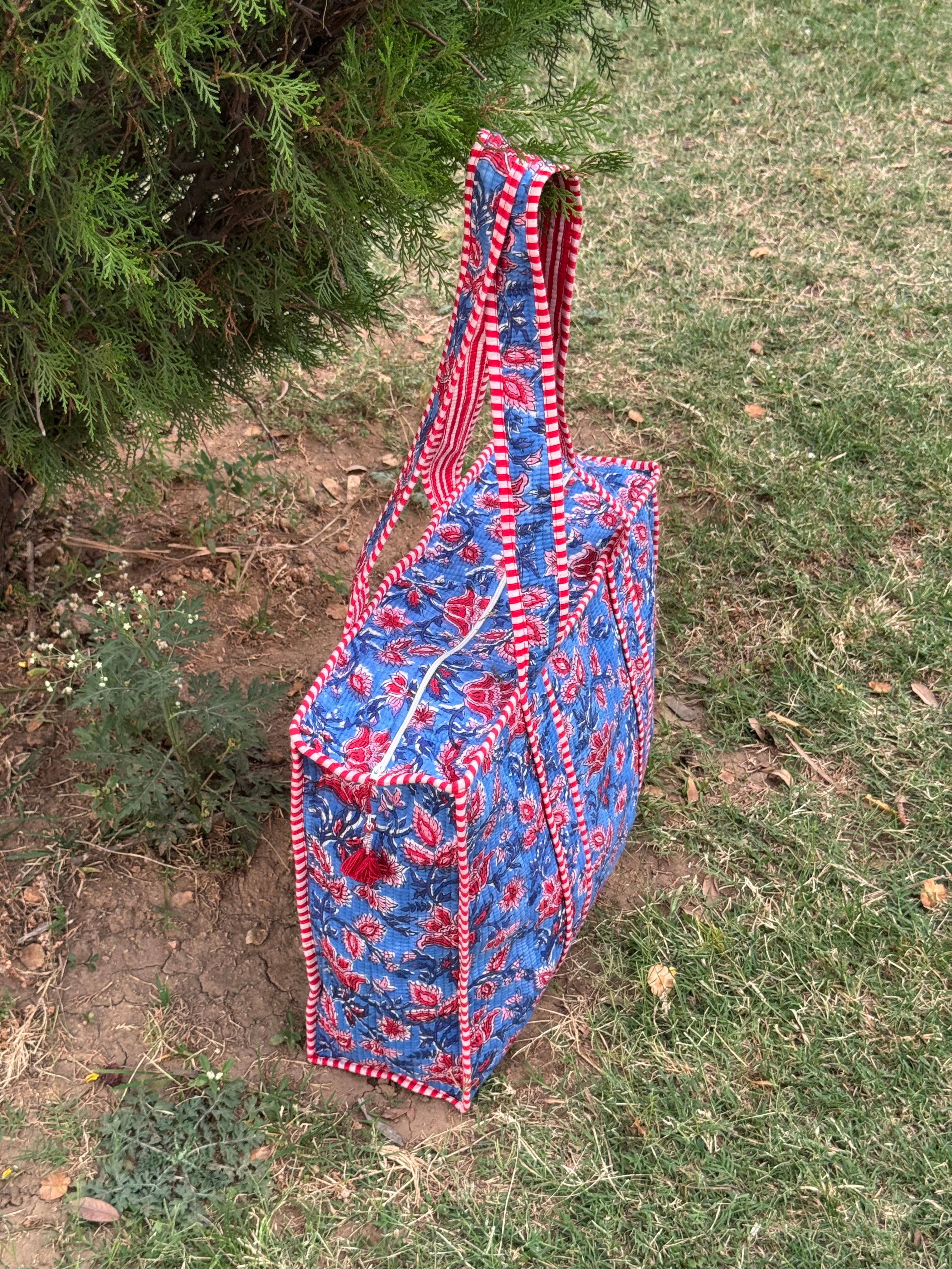 HAND BLOCK PRINTED TOTE BAG WITH ZIP