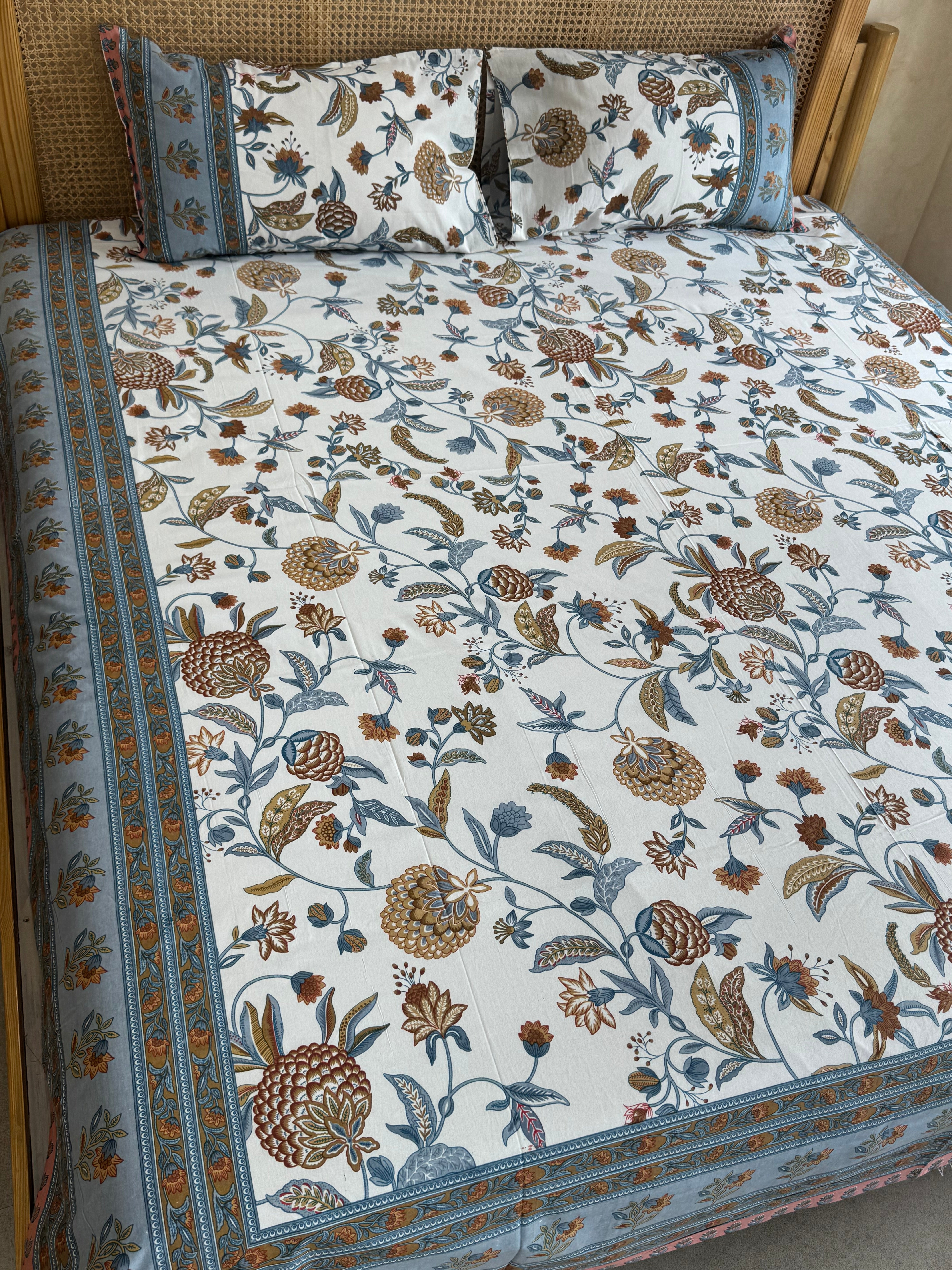SHALIMAR BEDSHEET WITH TWO REVERSIBLE PILLOW COVERS