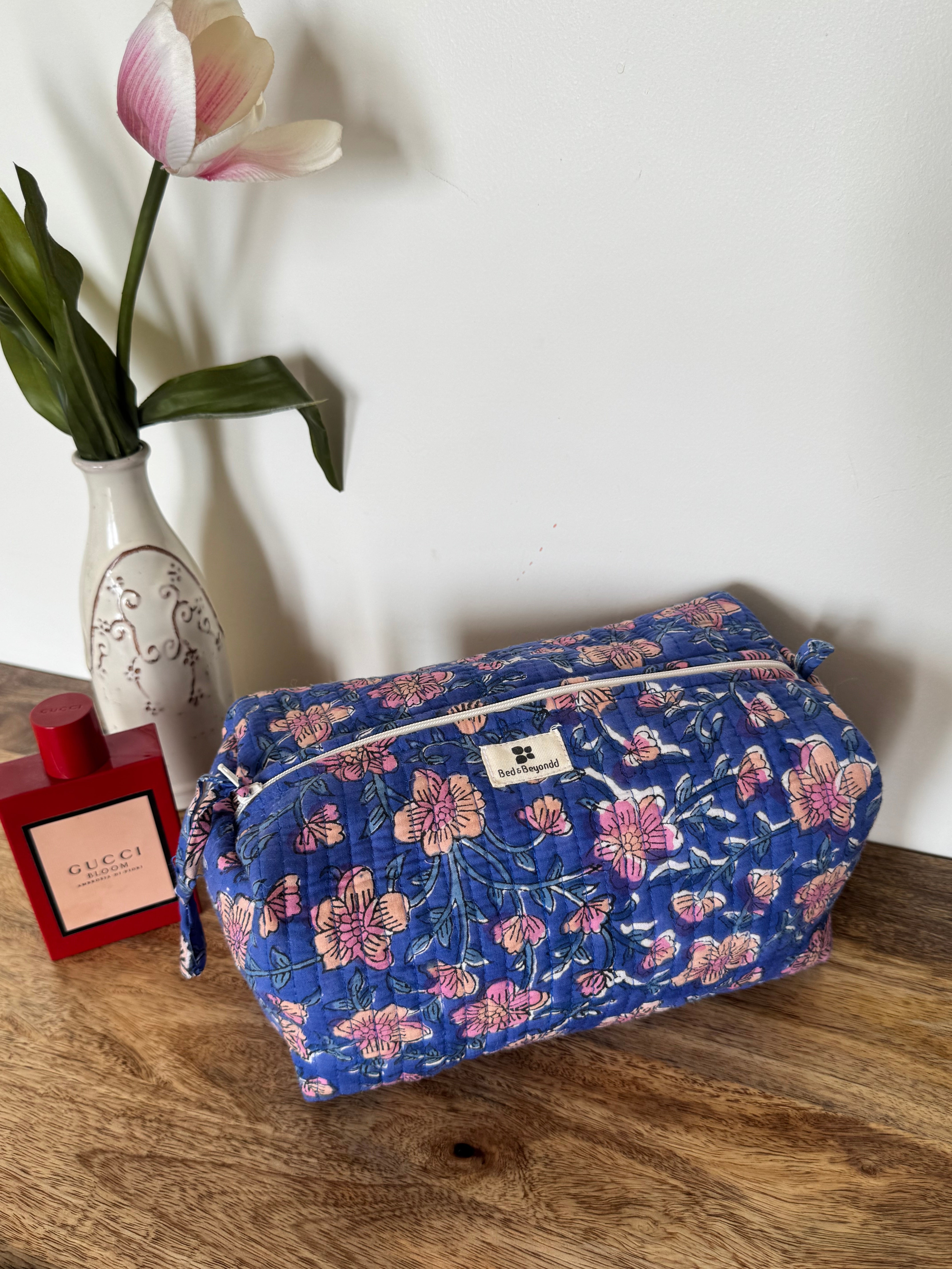 MULTI PURPOSE TOILETRY BAG