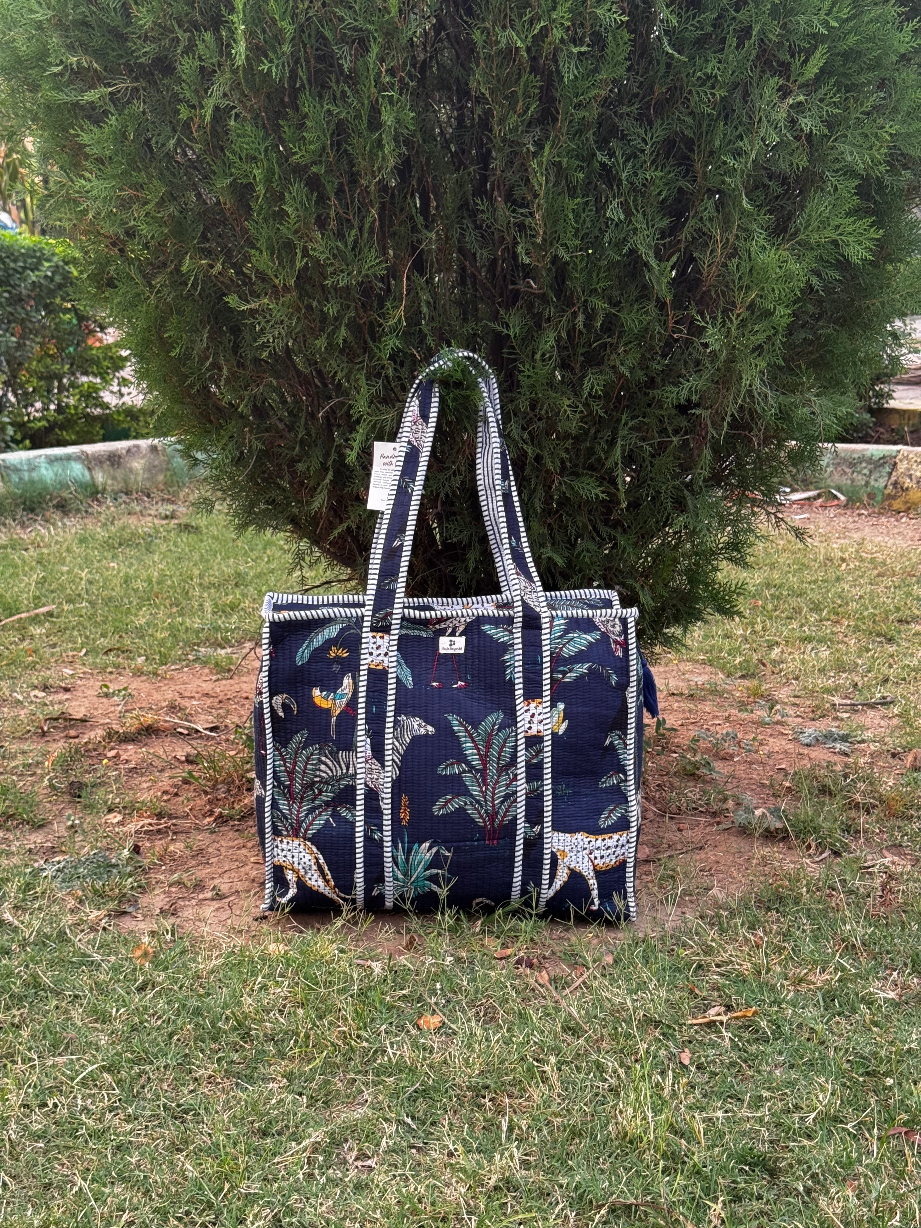 HAND BLOCK PRINTED TOTE BAG WITH ZIP