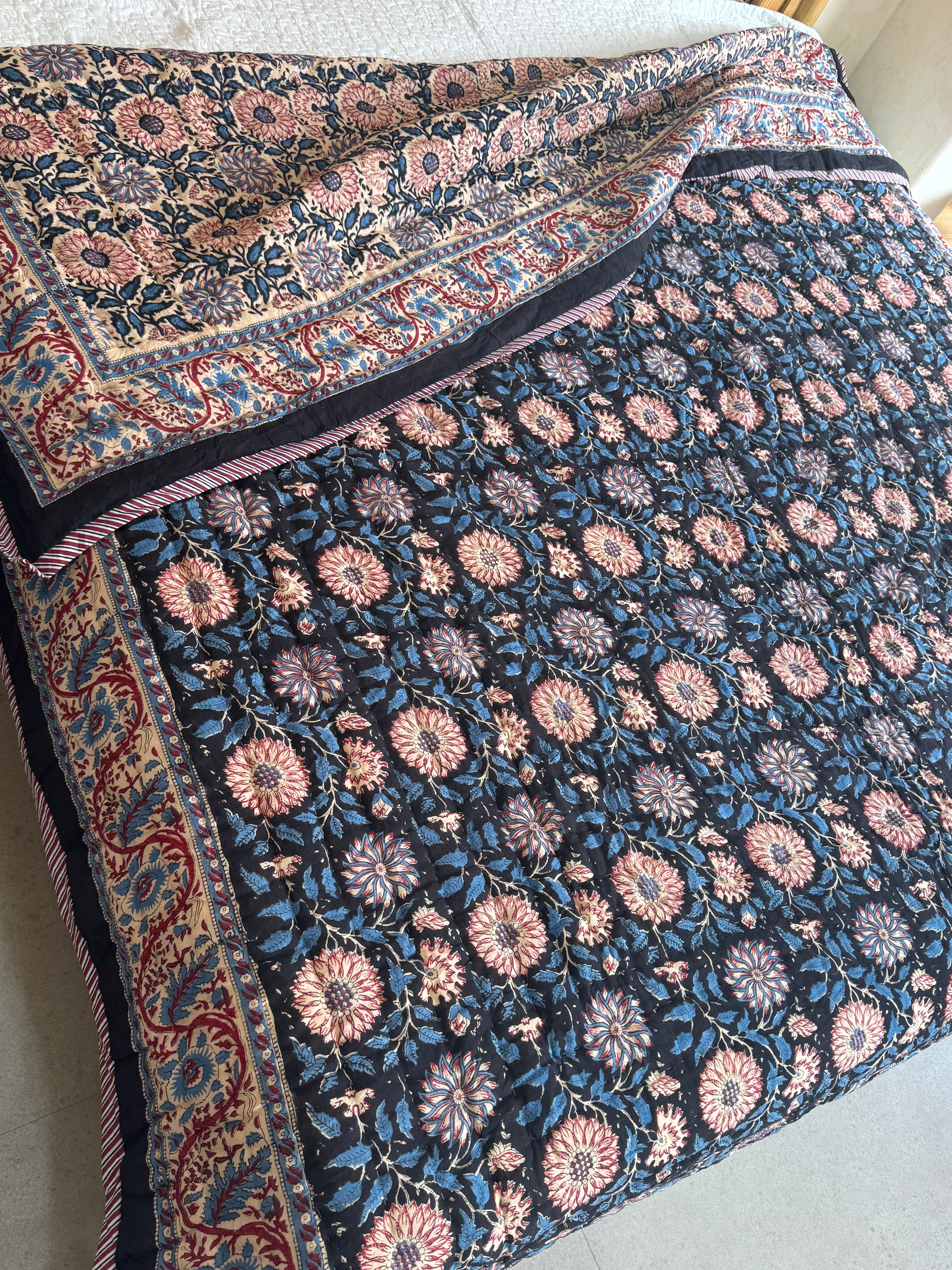 HAND BLOCK PRINTED REVERSIBLE QUILT (DOUBLE BED)