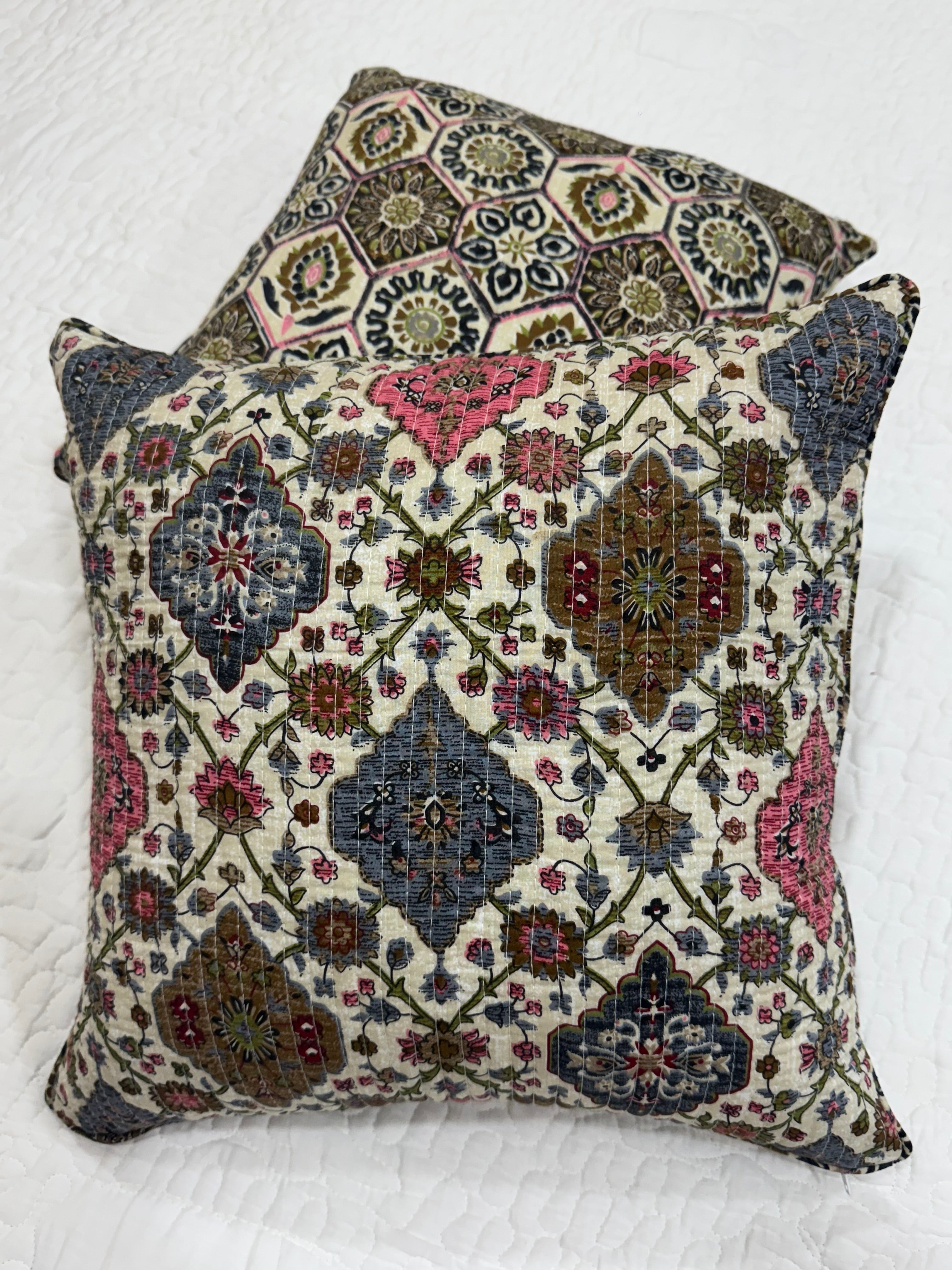 KANAK - SINGLE PIECE QUILTED 16 BY 16 INCHES CUSHION COVER