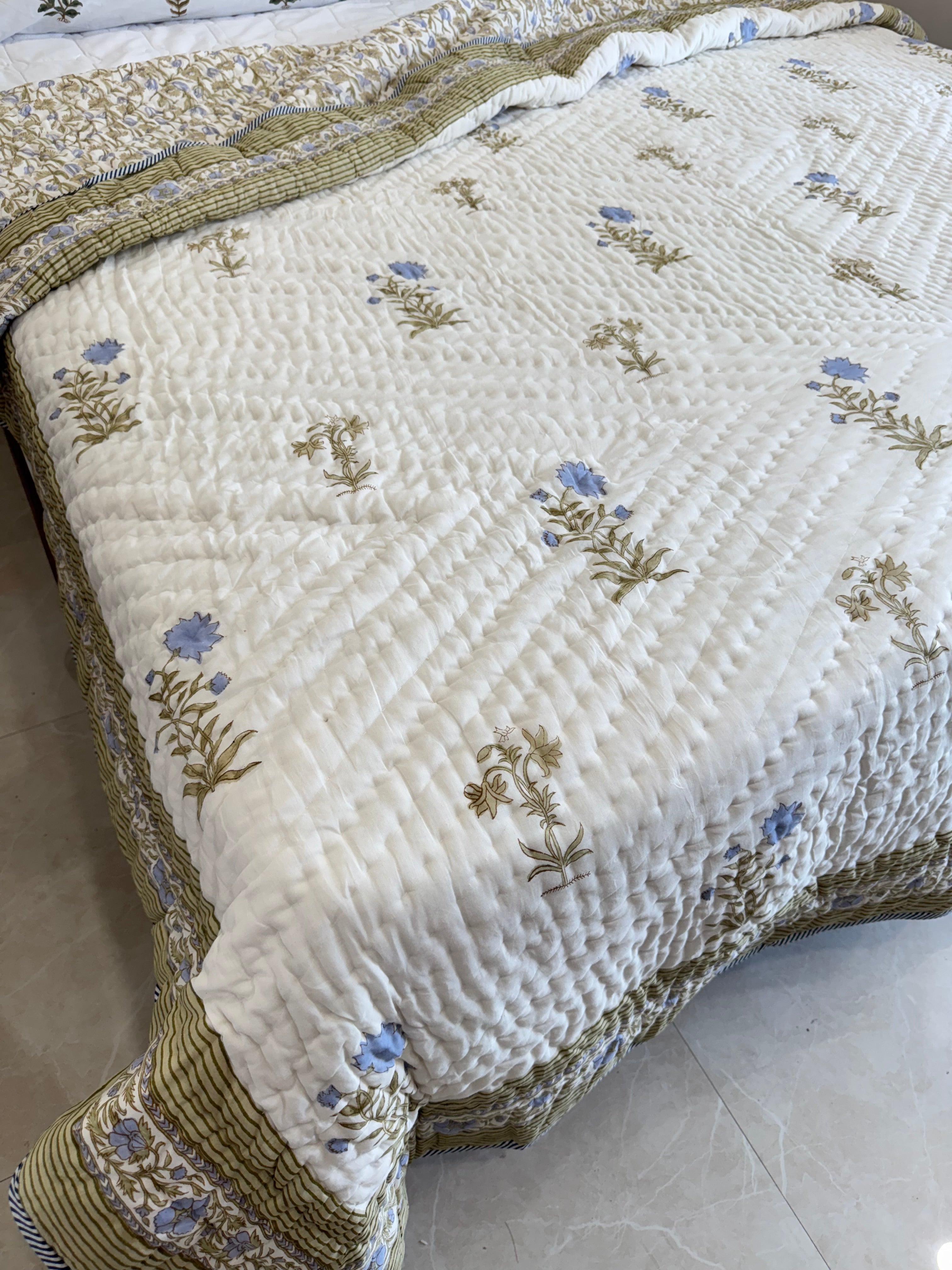 HAND BLOCK PRINTED REVERSIBLE QUILT (DOUBLE BED)