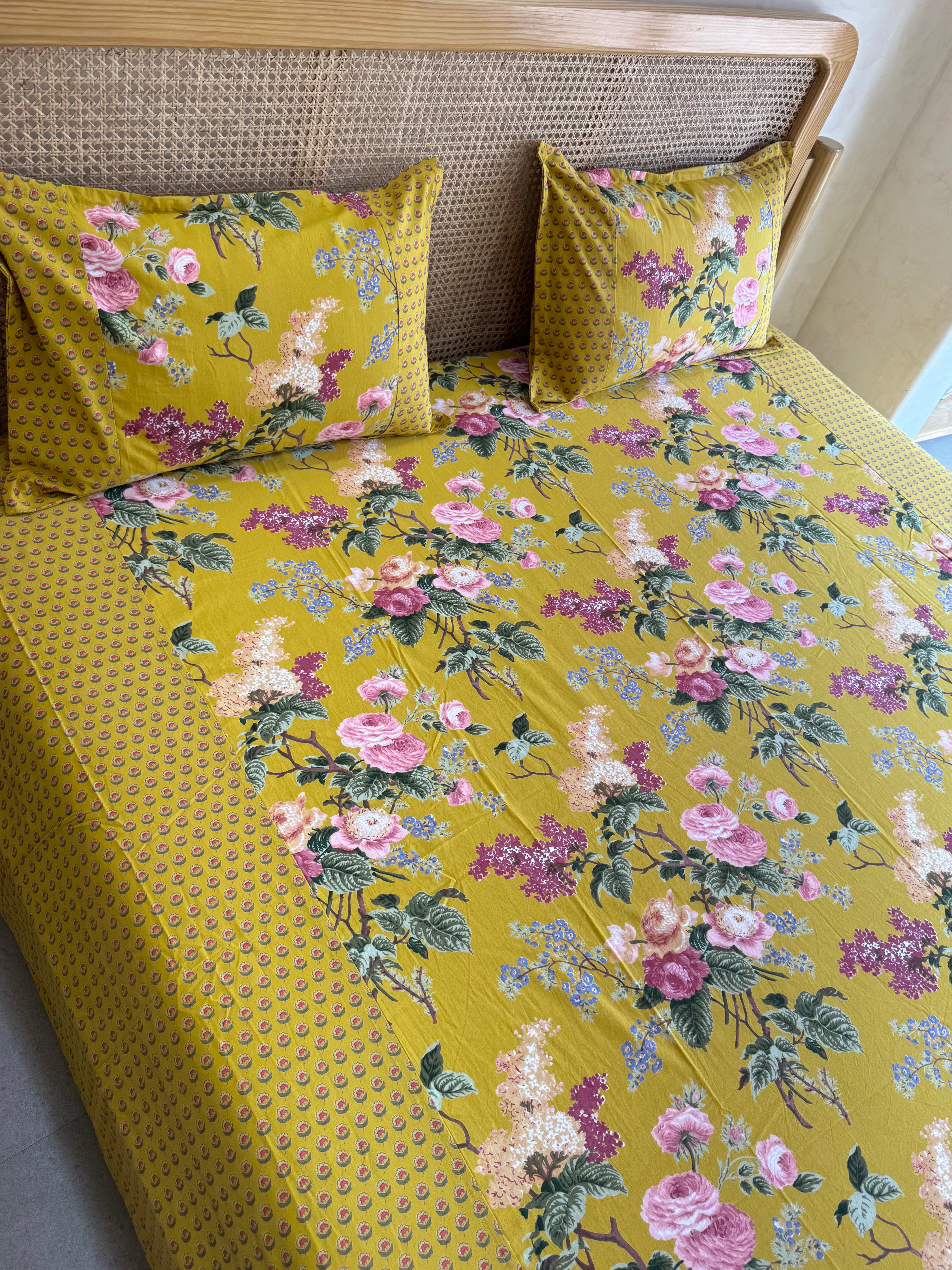 KANAK BEDSHEET WITH TWO PILLOW CASES