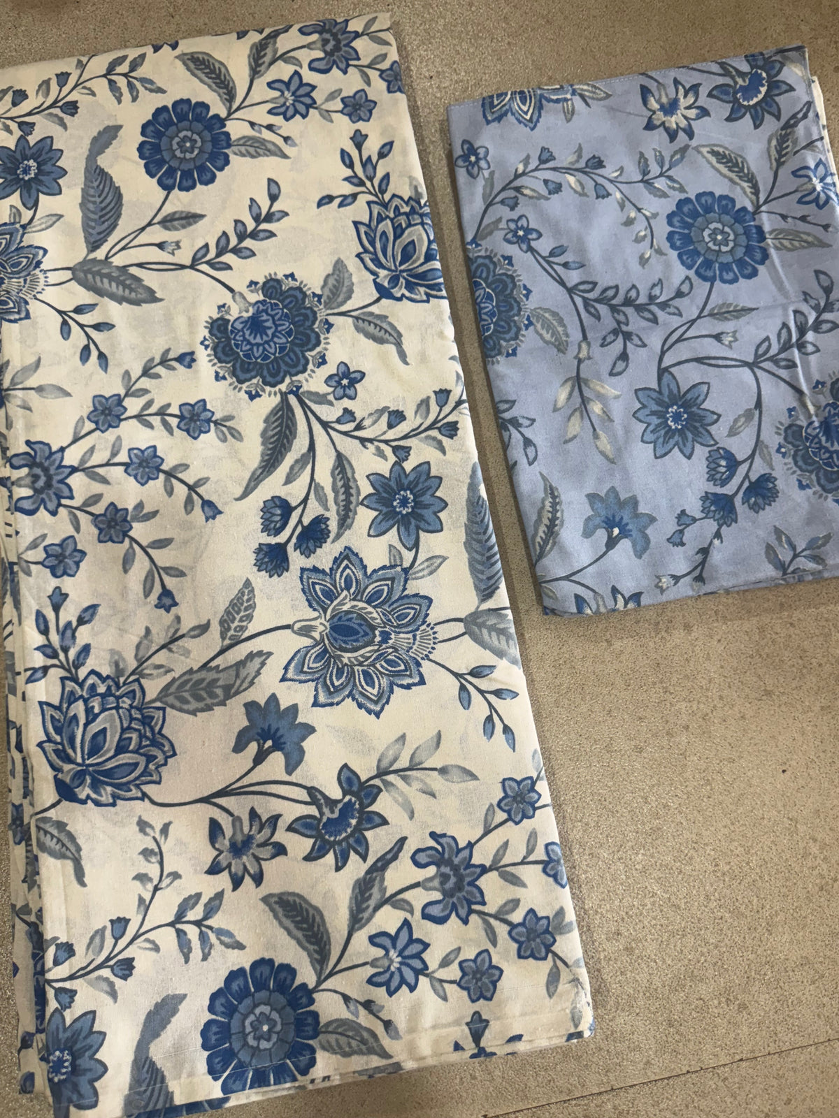 SHALIMAR BEDSHEET WITH TWO REVERSIBLE PILLOW COVERS