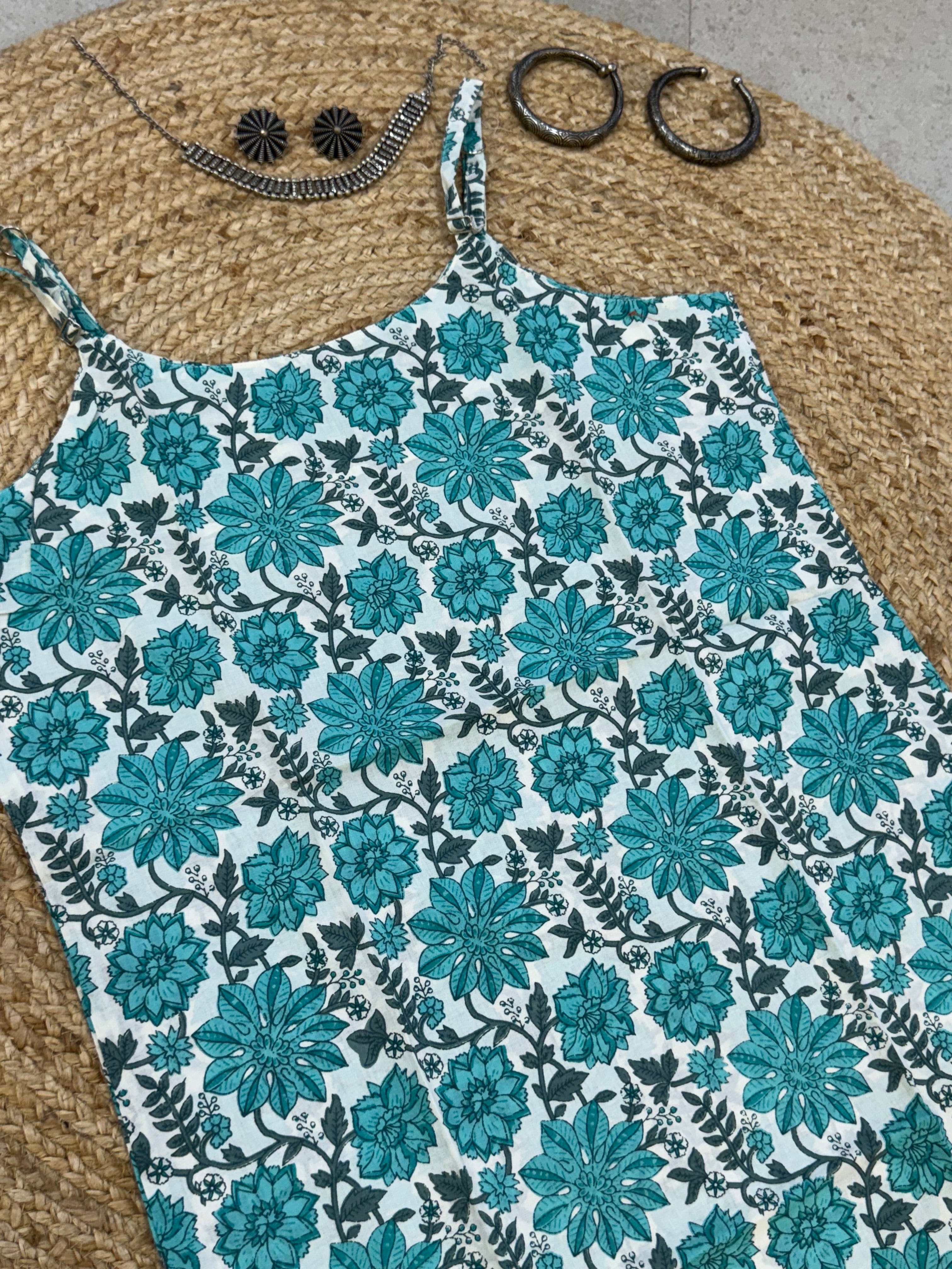 SLEEVELESS COTTON TOP