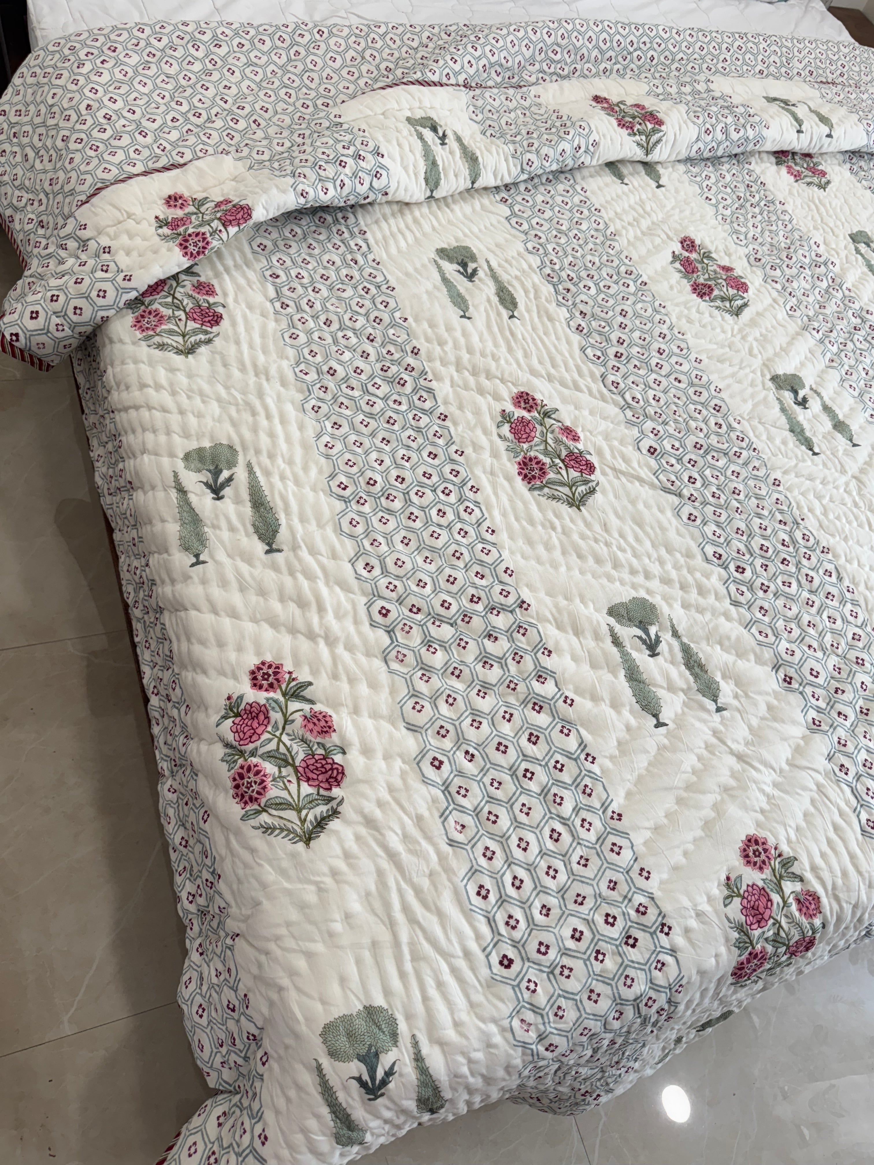 HAND BLOCK PRINTED REVERSIBLE QUILT (DOUBLE BED)
