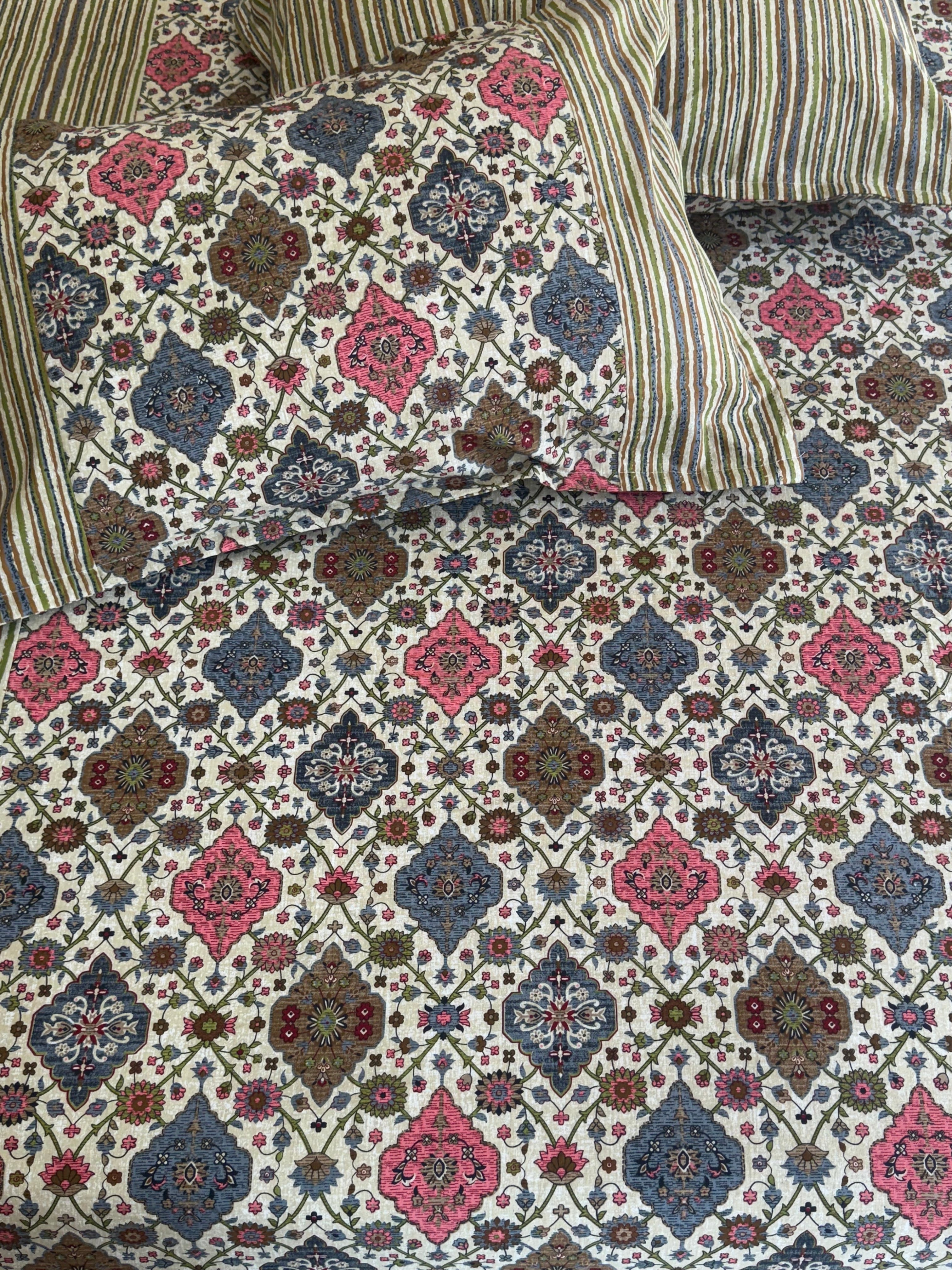 KANAK BEDSHEET WITH TWO PILLOW CASES