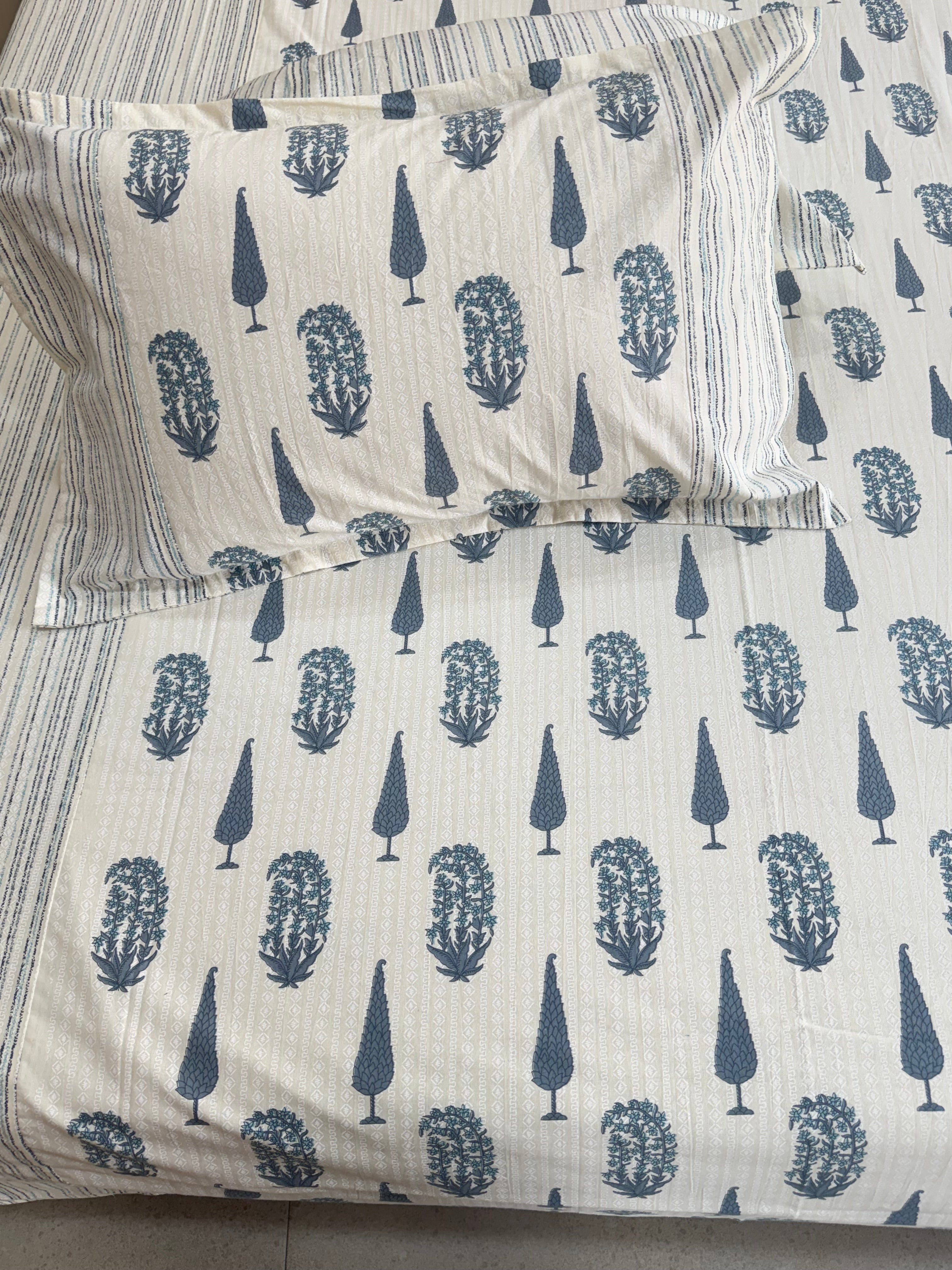 KANAK BEDSHEET WITH TWO PILLOW CASES