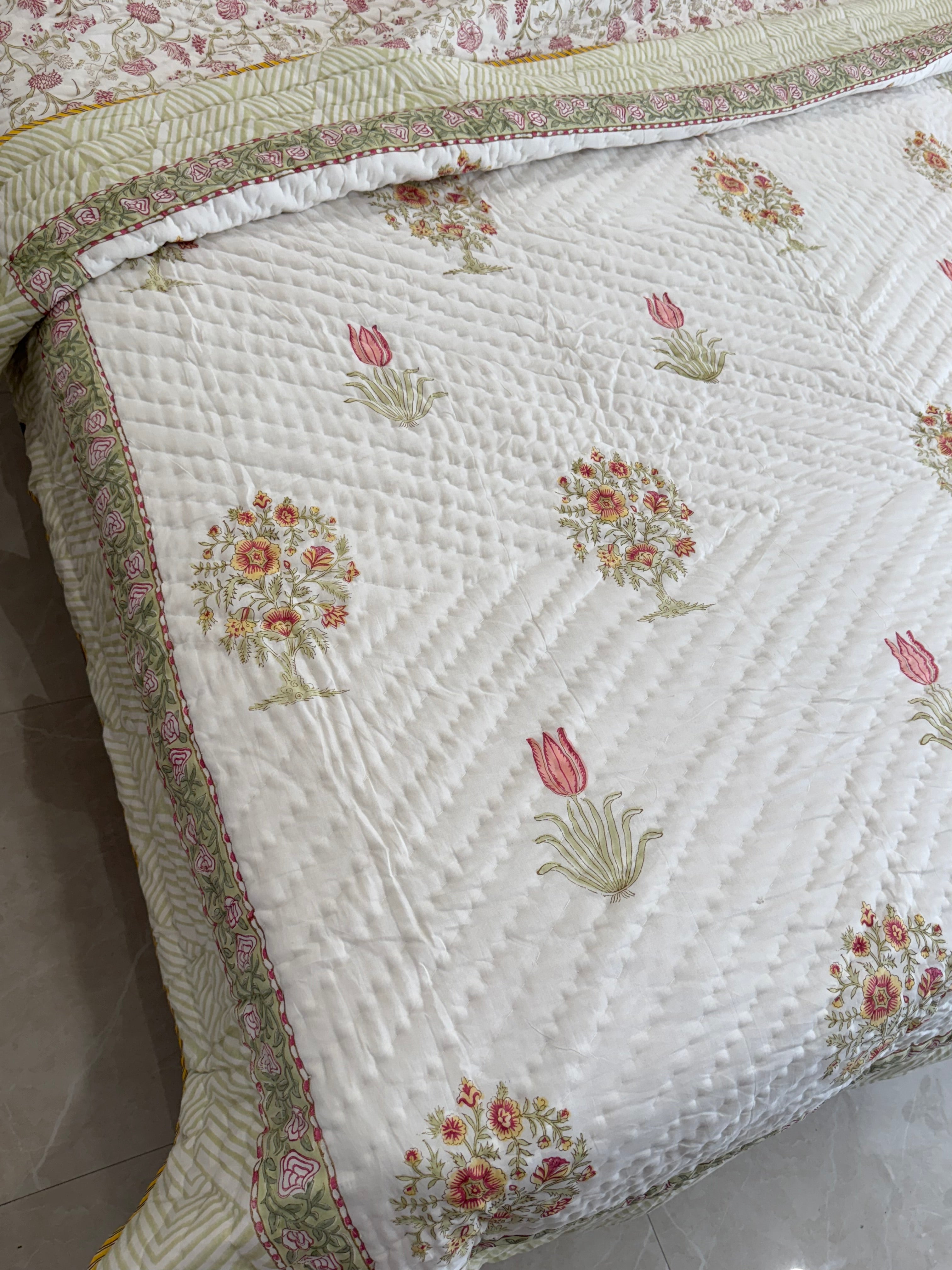 HAND BLOCK PRINTED REVERSIBLE QUILT (DOUBLE BED)