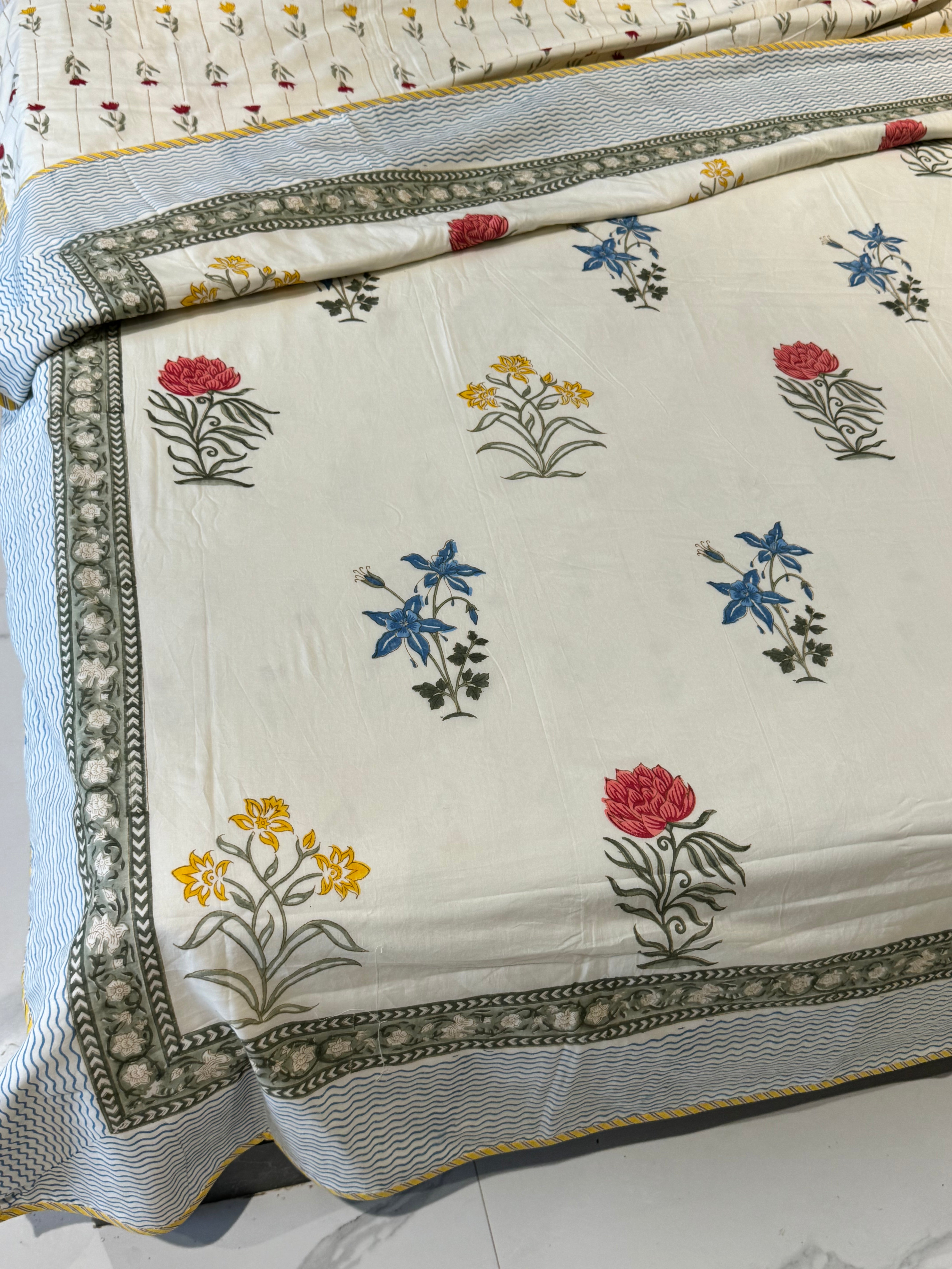 MULTI COLOR CRÈME BASE HANDBLOCK PRINTED REVERSIBLE MULMUL DOHAR
