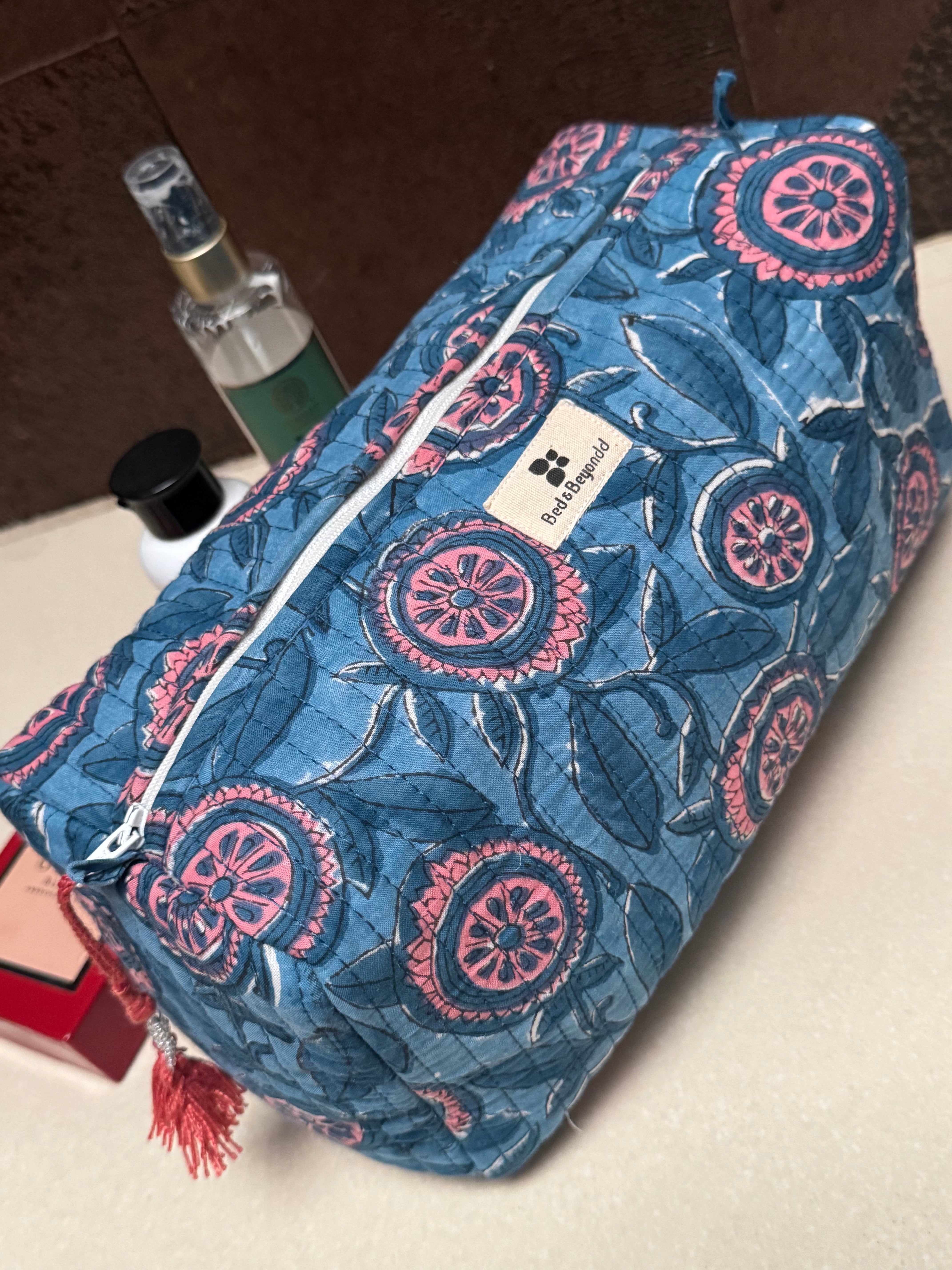 MULTI PURPOSE TOILETRY BAG