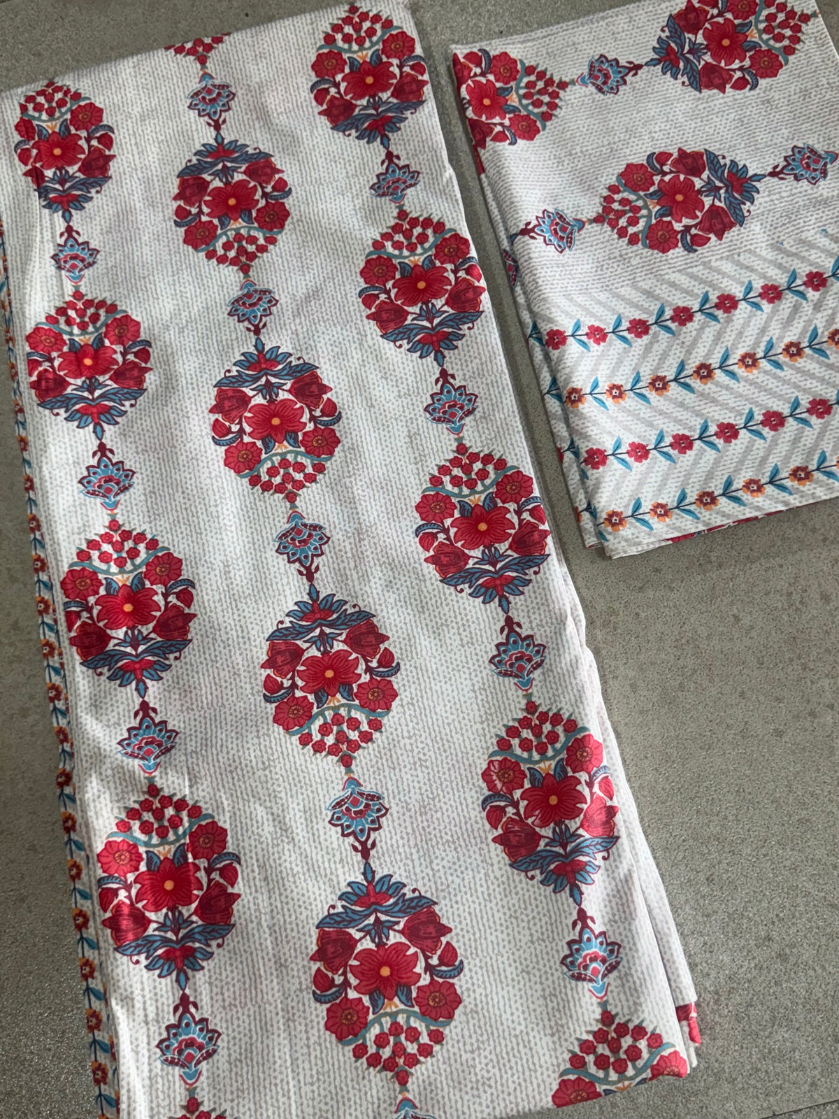 RANGMAHAL BEDSHEET WITH TWO REVERSIBLE PILLOW COVERS