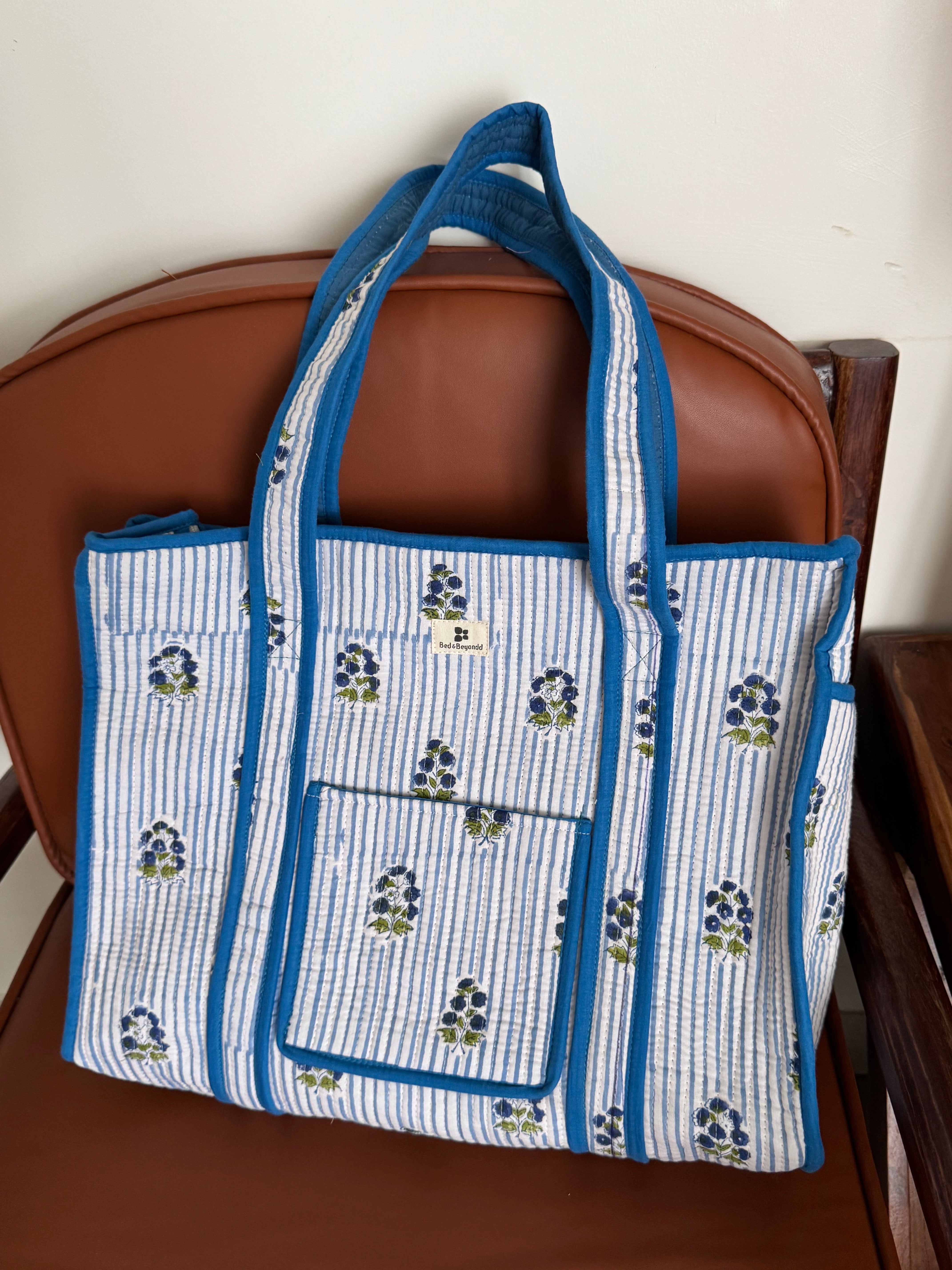 MEDIUM TOTE BAG WITH THREE POCKETS