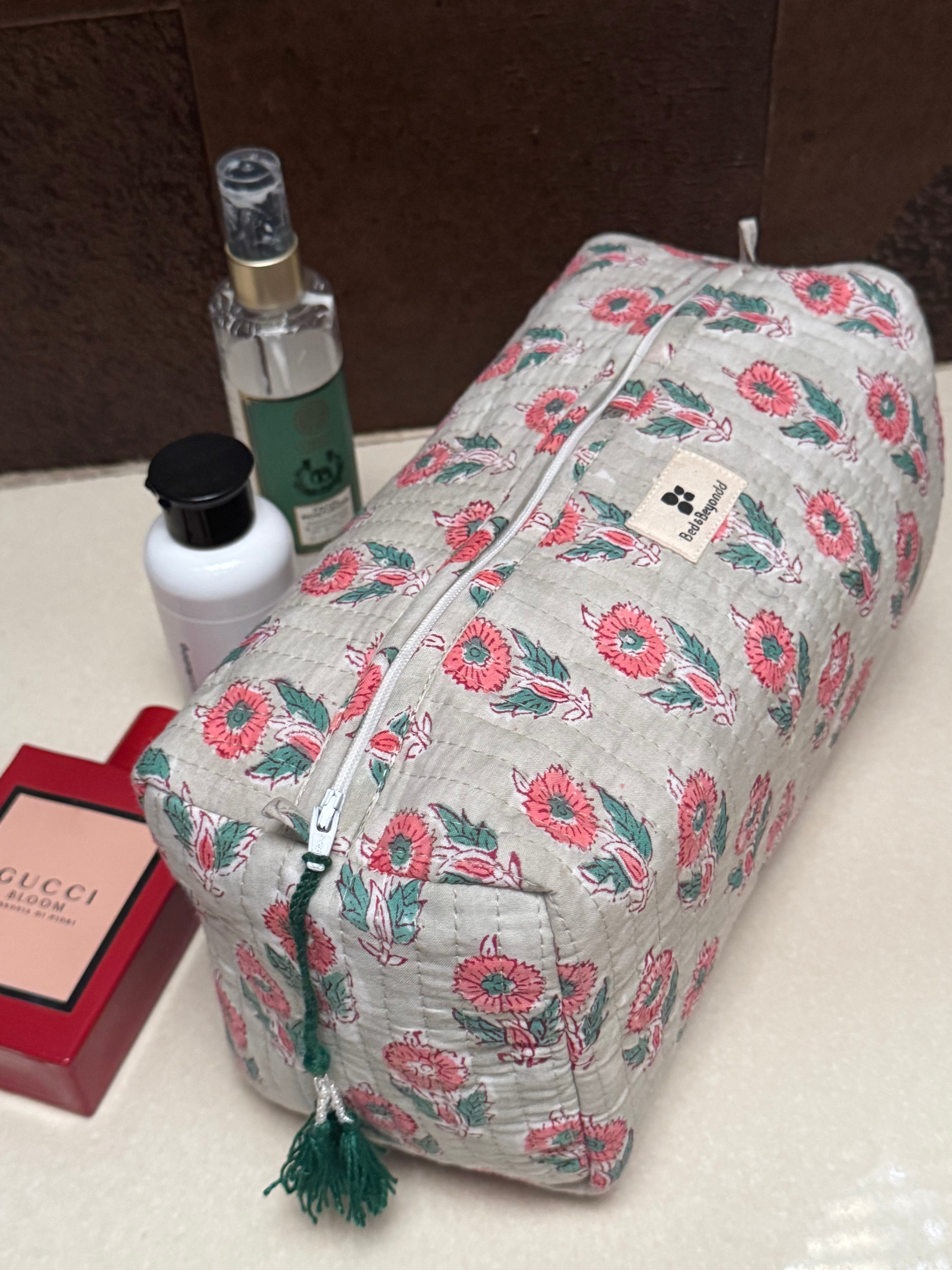 MULTI PURPOSE TOILETRY BAG