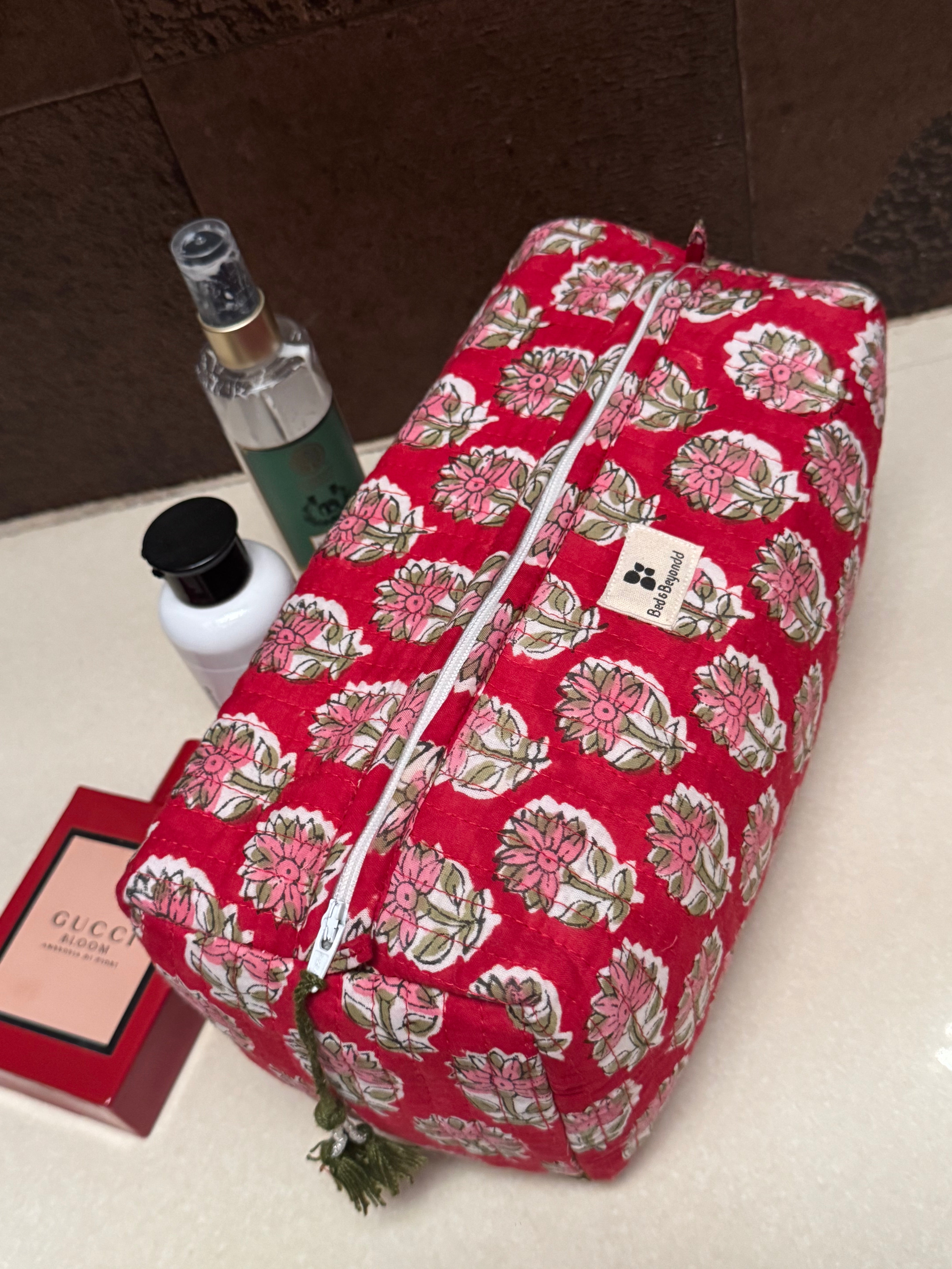 MULTI PURPOSE TOILETRY BAG