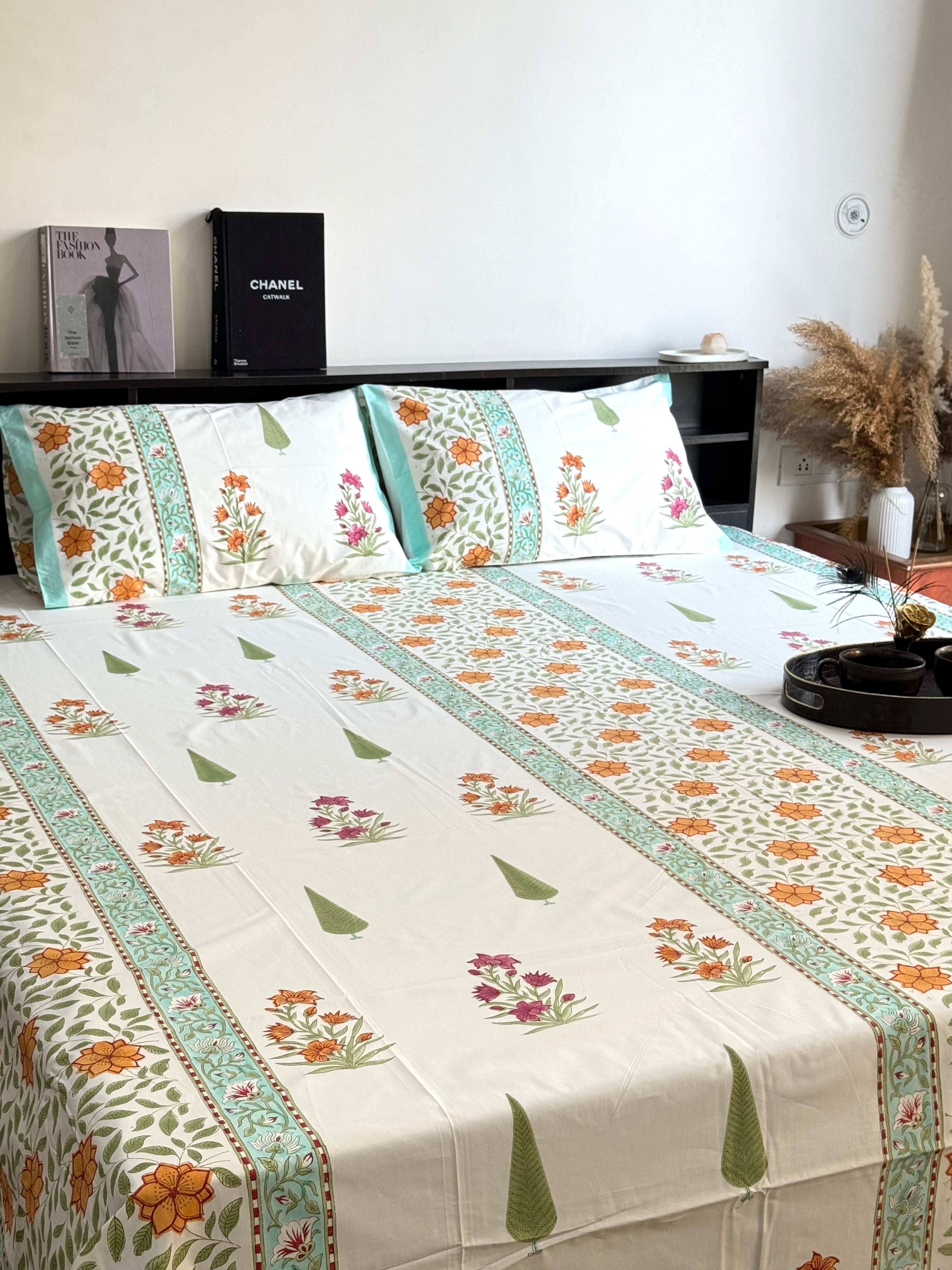 RAMYA HANDBLOCK PRINTED BEDSHEET WITH TWO REVERSIBLE PILLOW COVERS