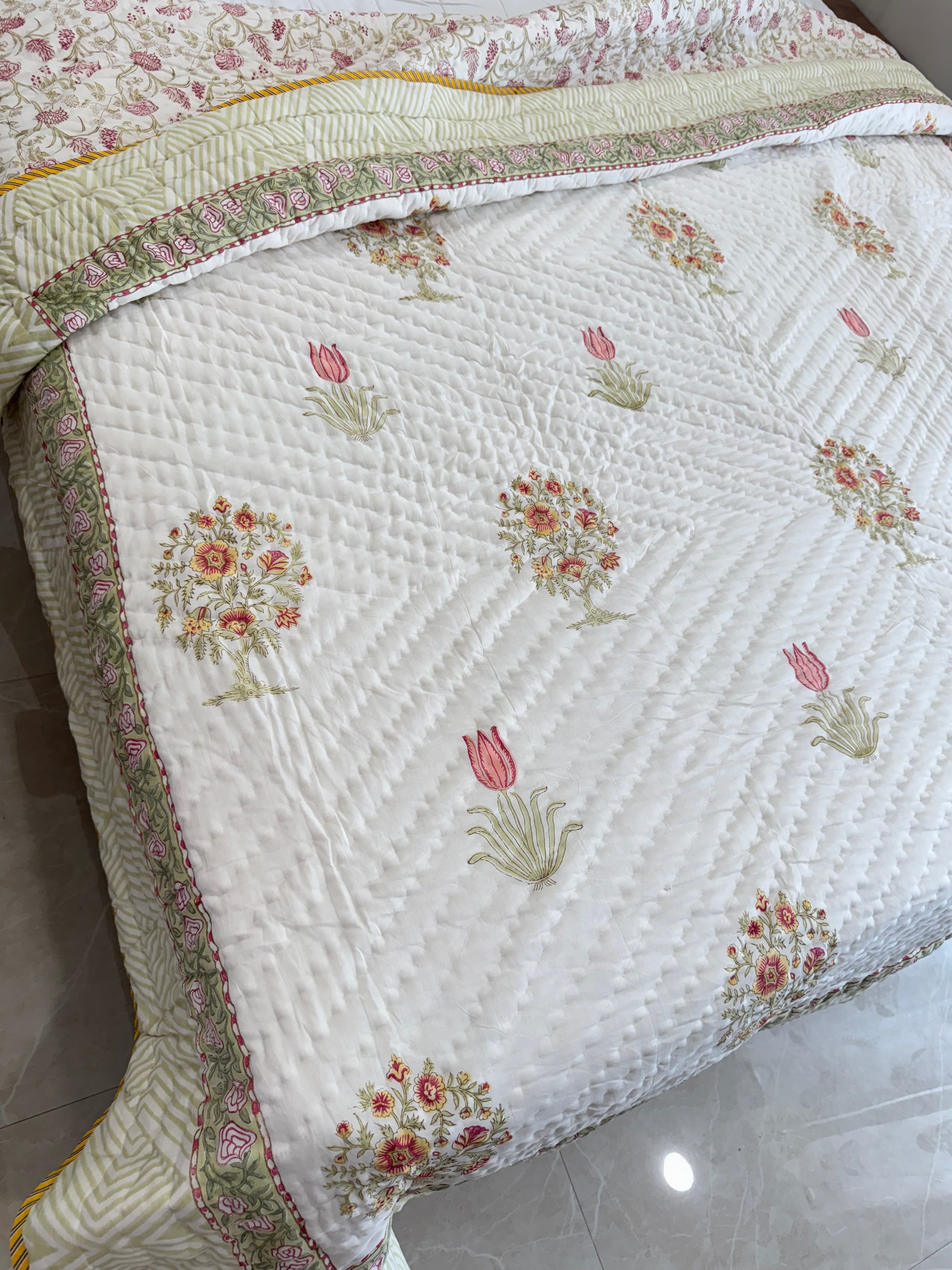HAND BLOCK PRINTED REVERSIBLE QUILT (DOUBLE BED)