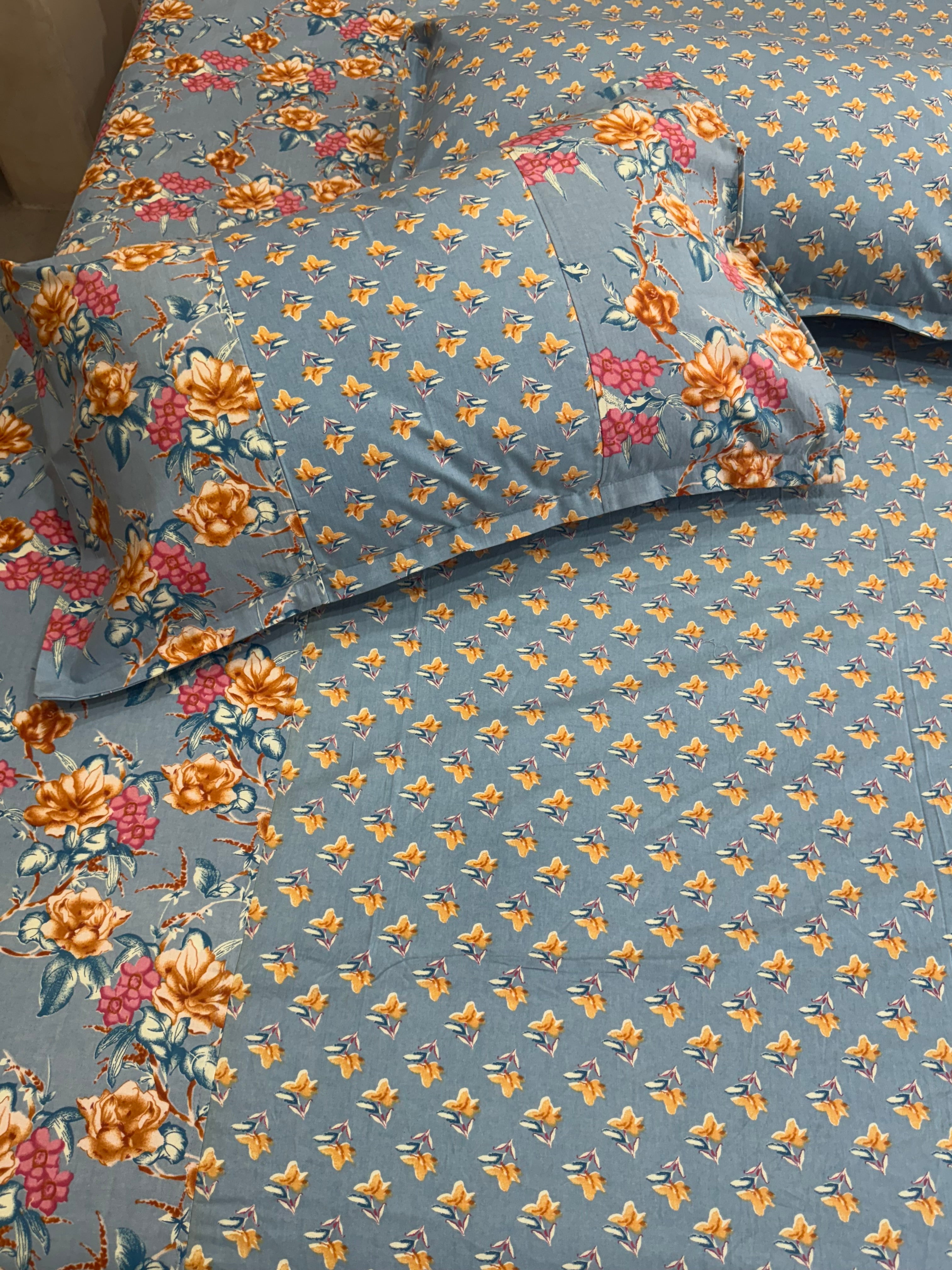 KANAK BEDSHEET WITH TWO PILLOW CASES