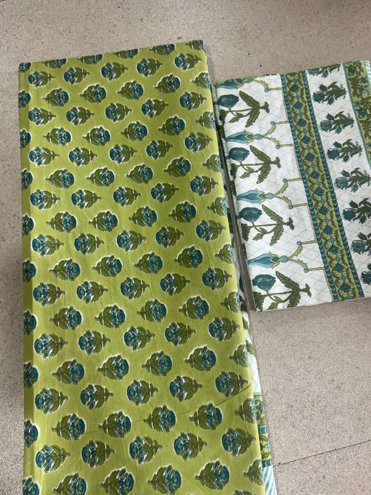 SHALIMAR BEDSHEET WITH TWO REVERSIBLE PILLOW COVERS