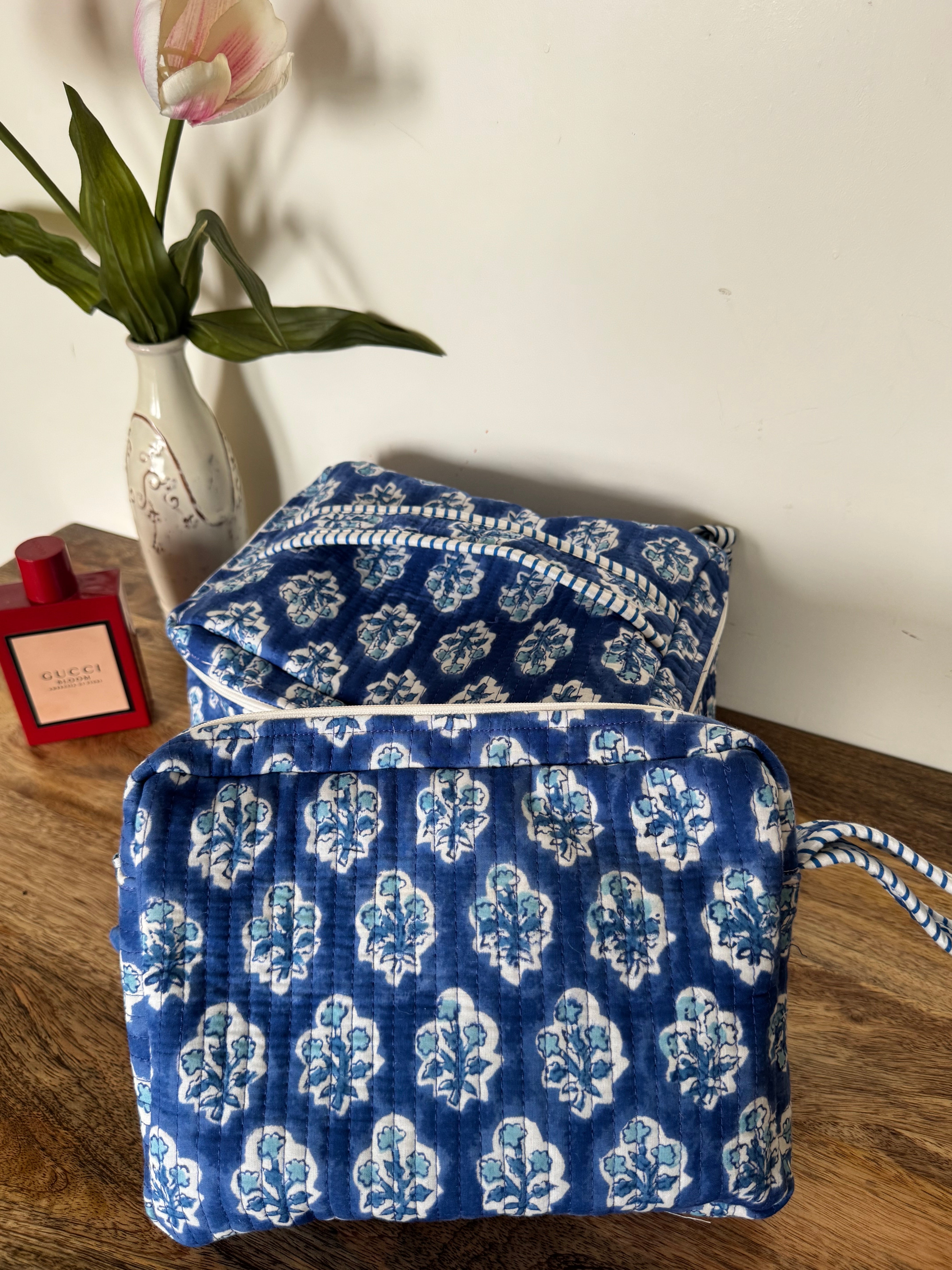 VANITY BAG & TRAVEL POUCH COMBO SET