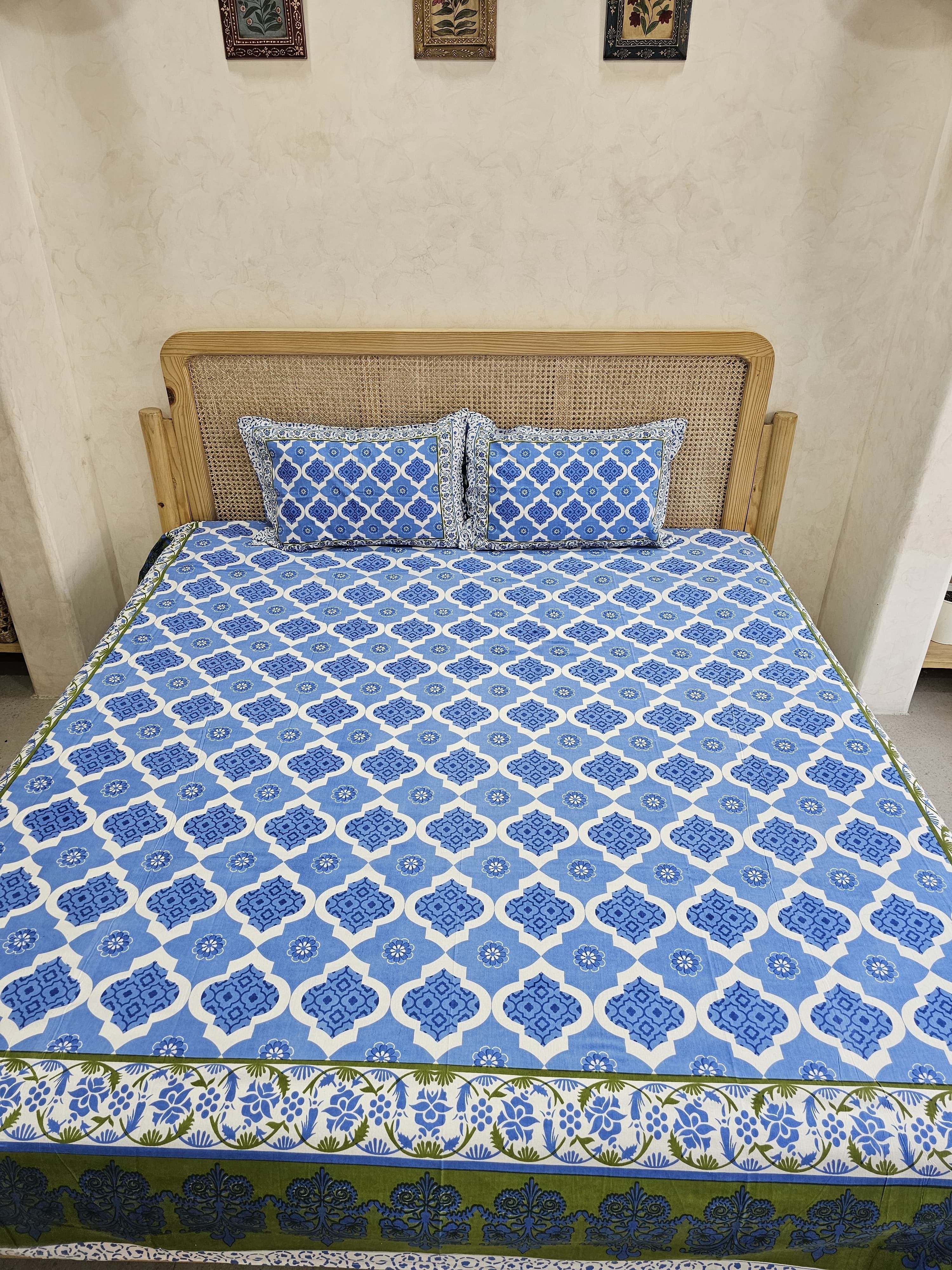 SANSKRITI BEDSHEET WITH TWO REVERSIBLE PILLOW COVERS
