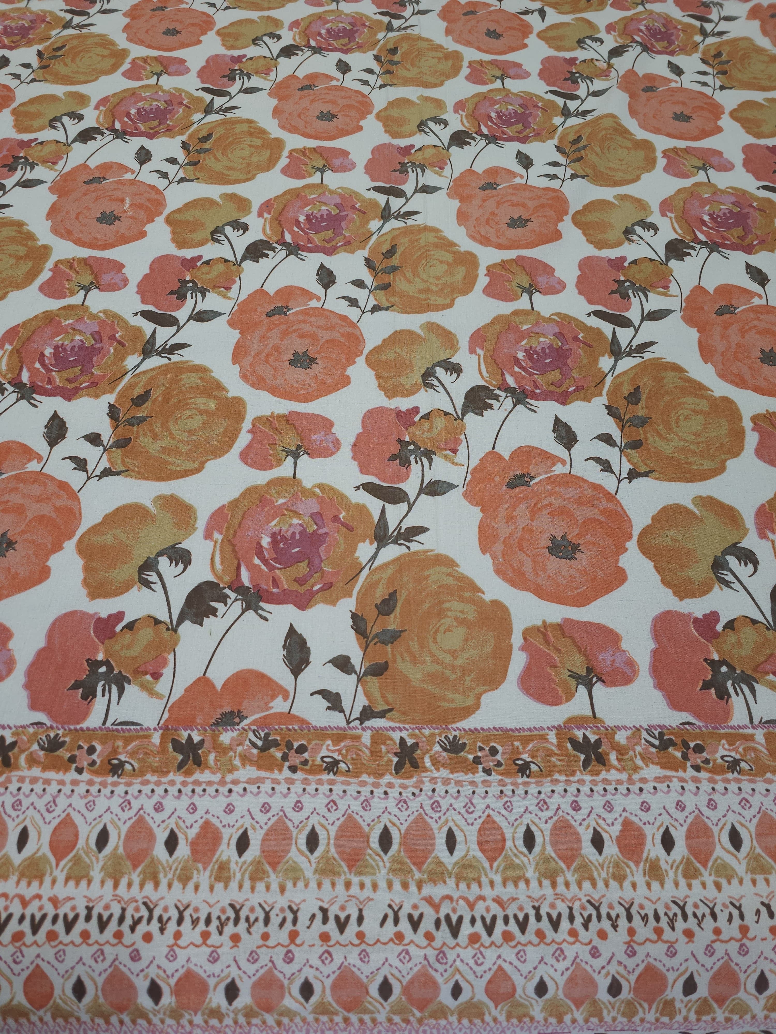 RANGREZ BEDSHEET WITH TWO REVERSIBLE PILLOW COVERS