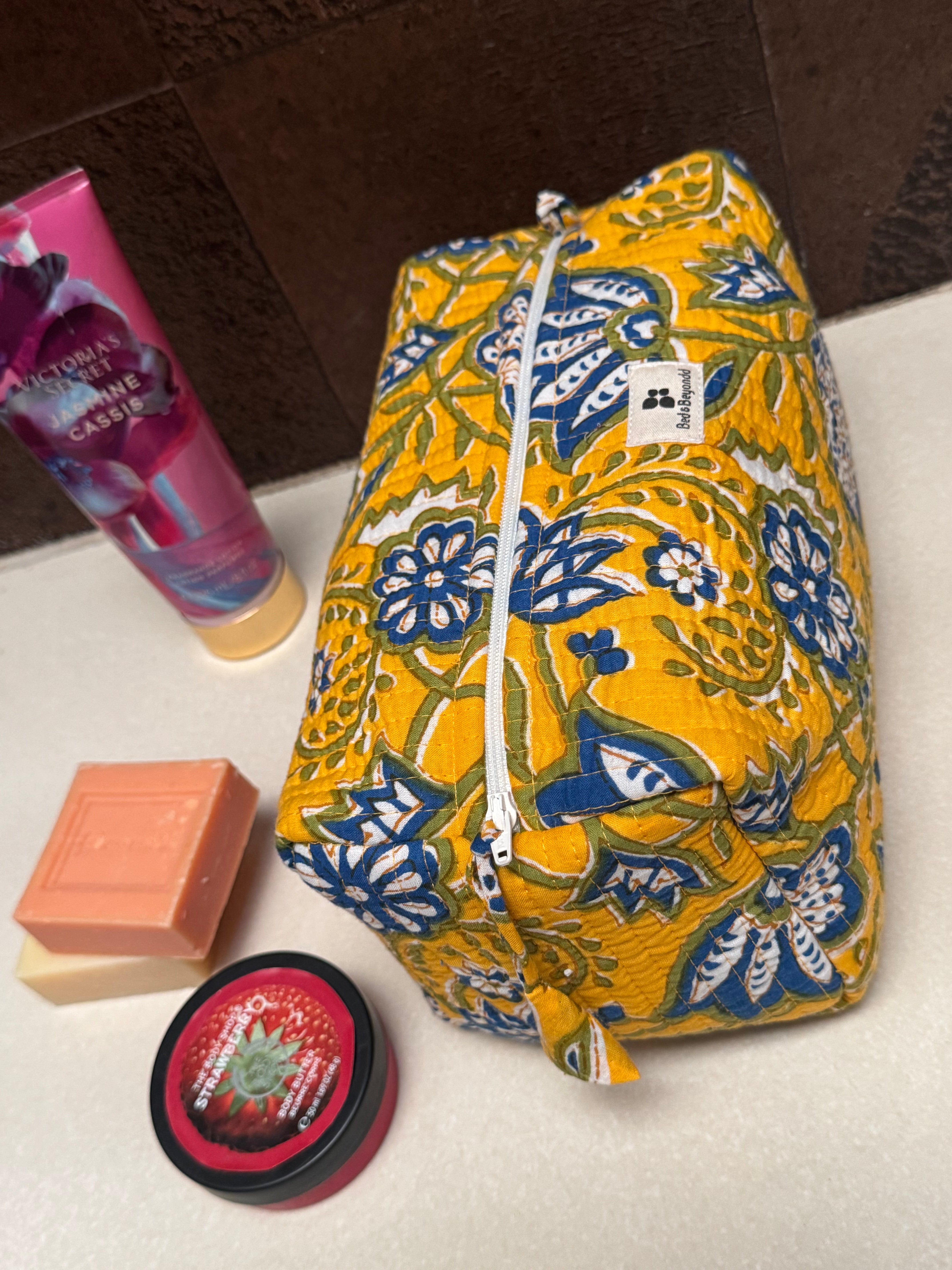 MULTI PURPOSE TOILETRY BAG