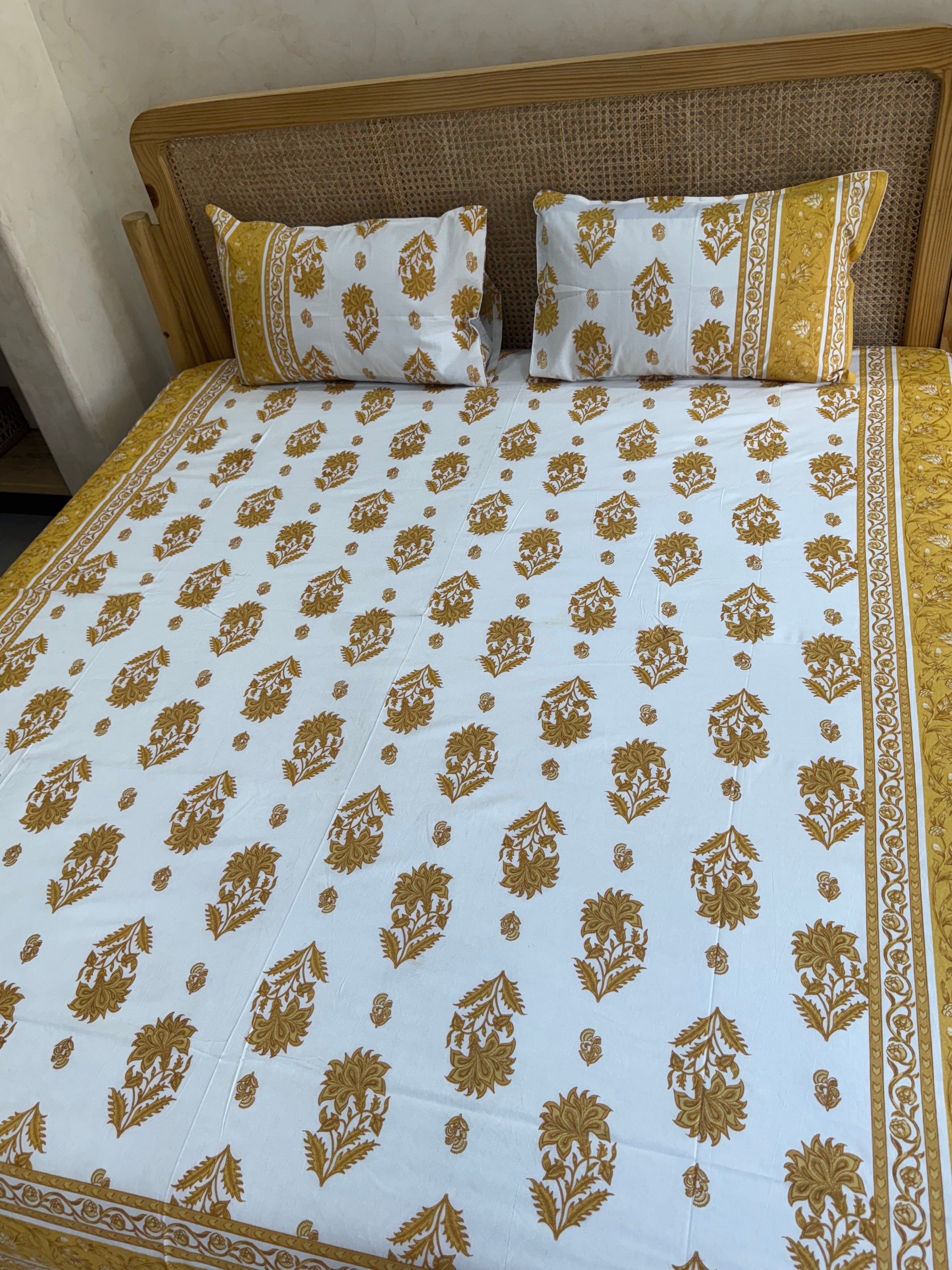 RIWAYAAT BEDSHEET WITH TWO REVERSIBLE PILLOW COVERS