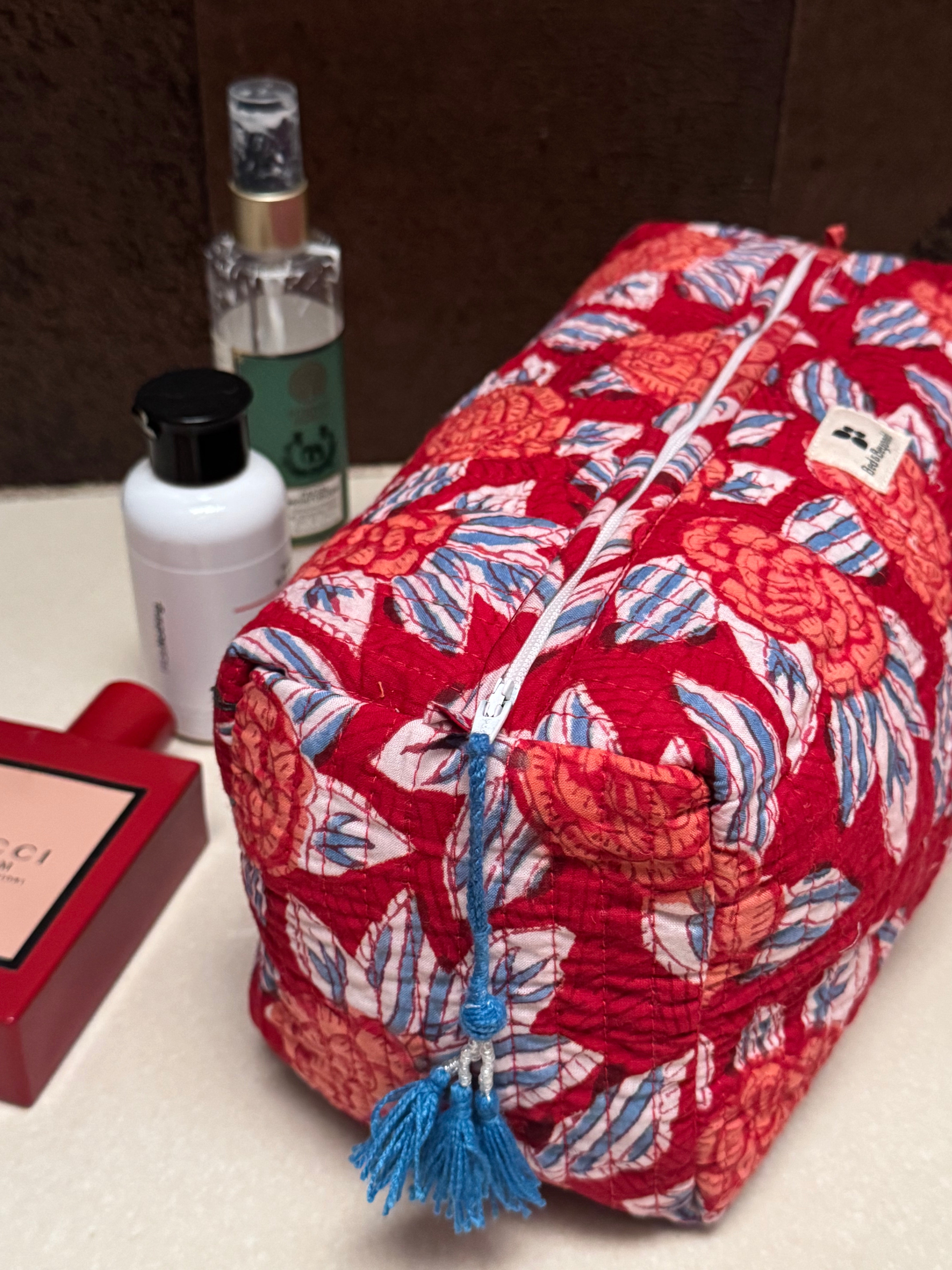 MULTI PURPOSE TOILETRY BAG