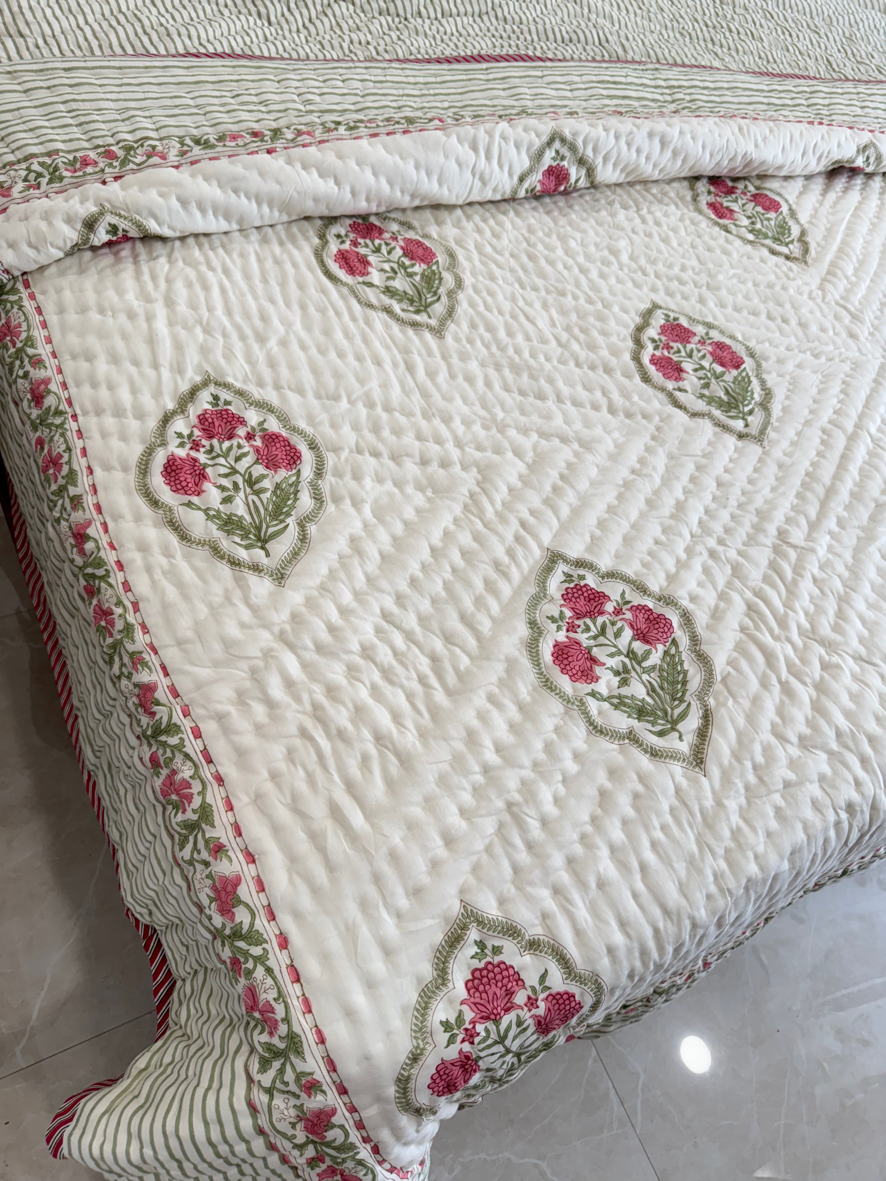 CREME BASE HAND BLOCK PRINTED REVERSIBLE QUILT (DOUBLE BED)