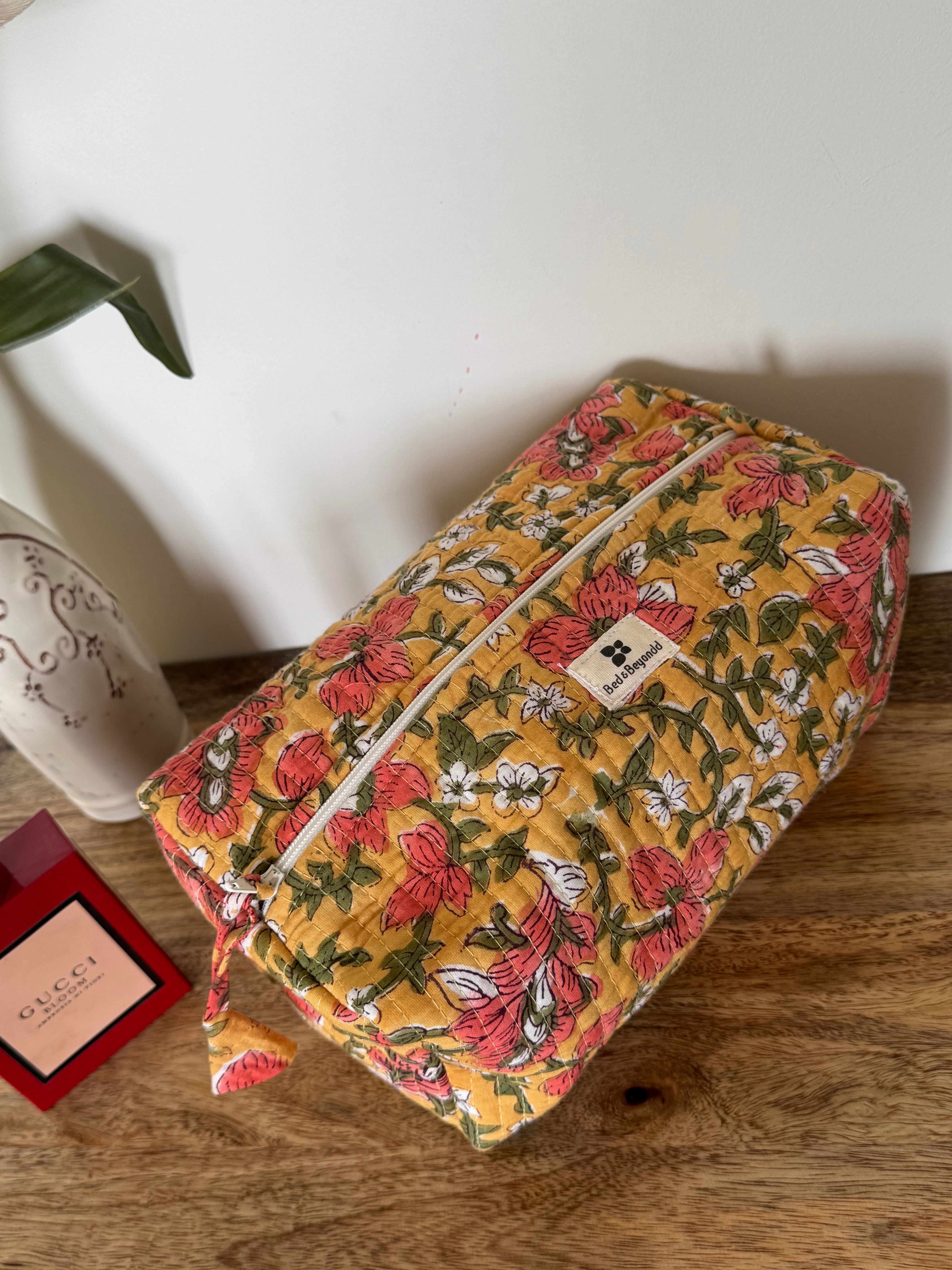 MULTI PURPOSE TOILETRY BAG