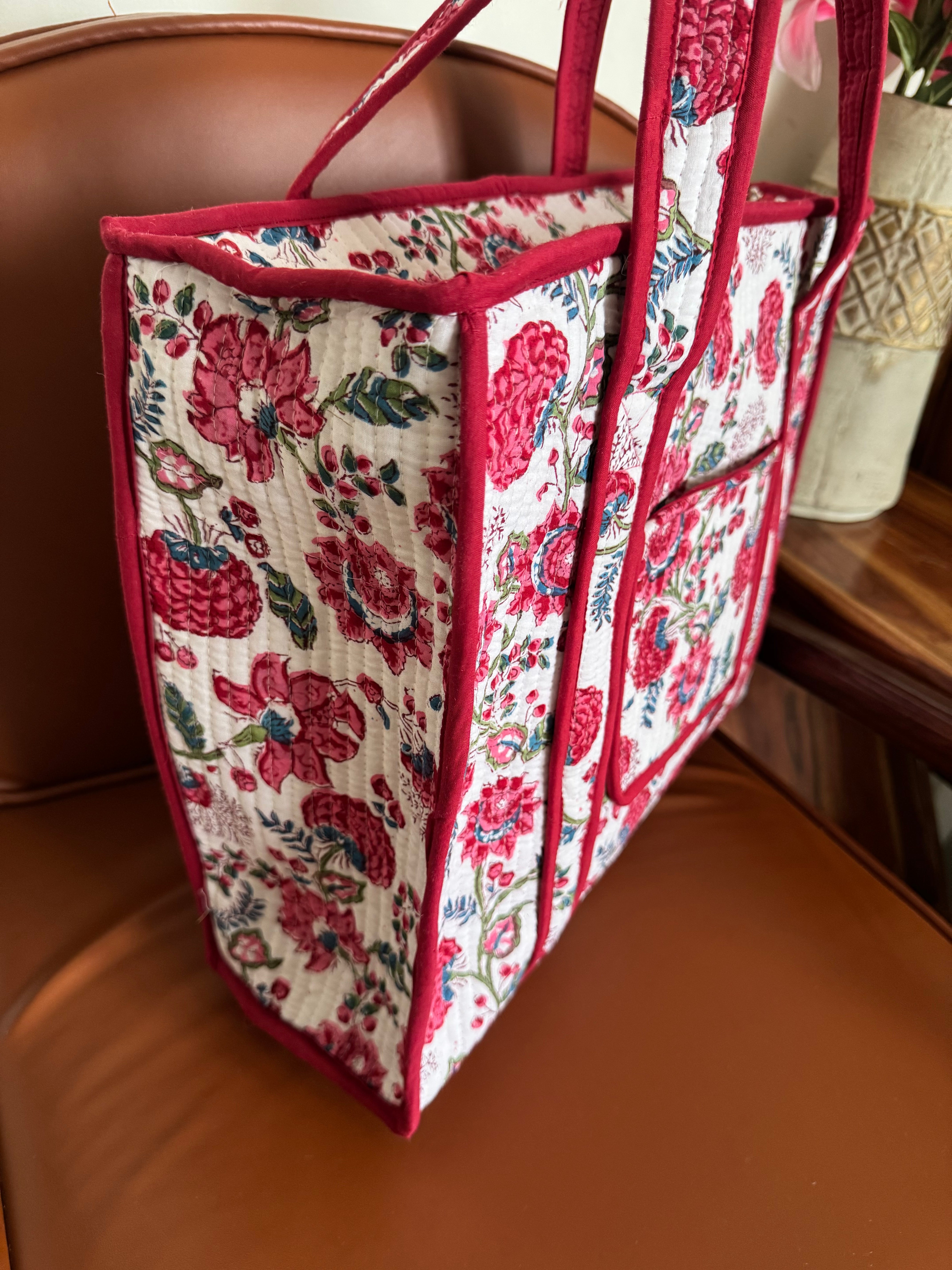 MEDIUM TOTE BAG WITH THREE POCKETS