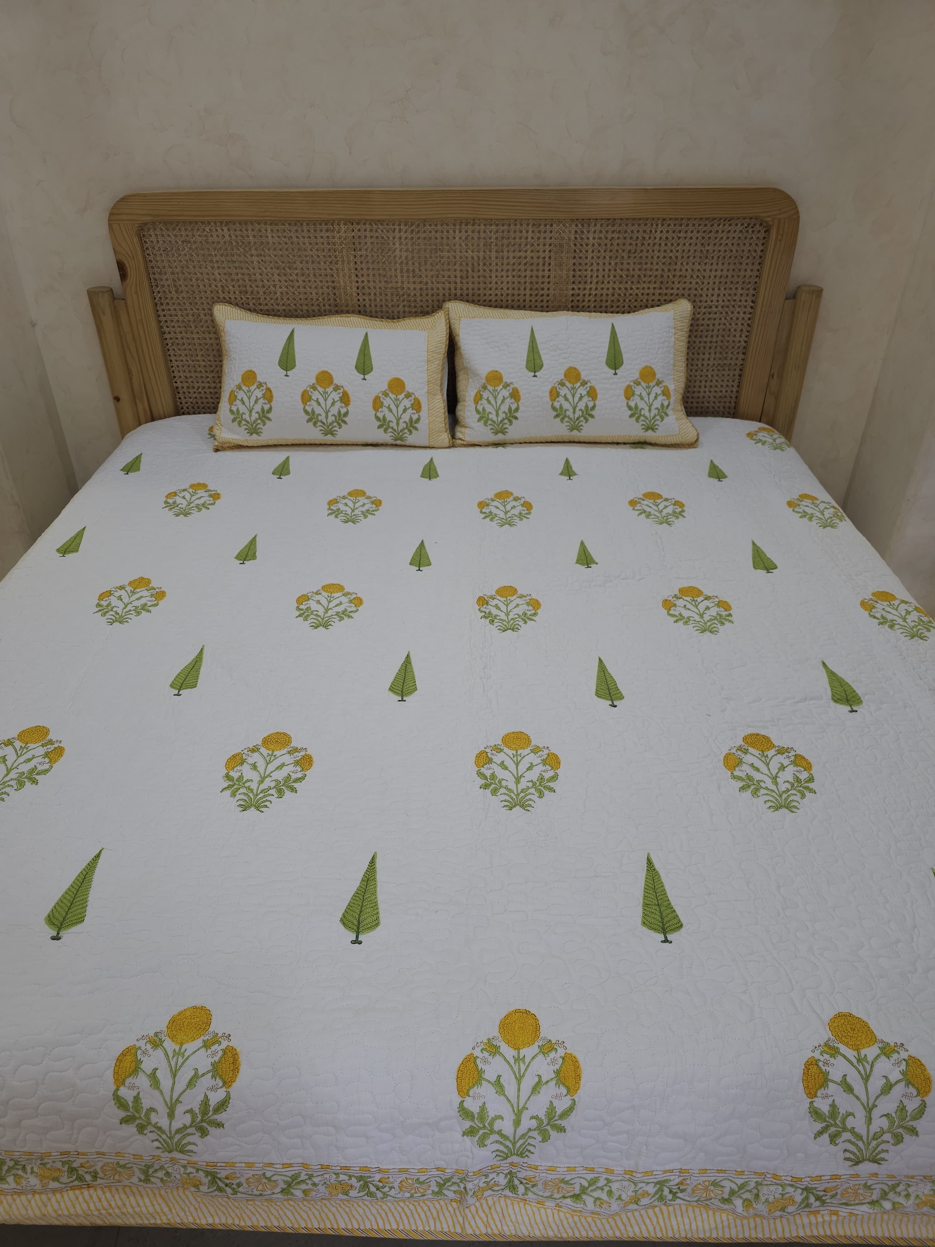 HANDBLOCK PRINTED REVERSIBLE QUILTED BEDCOVER 108*108