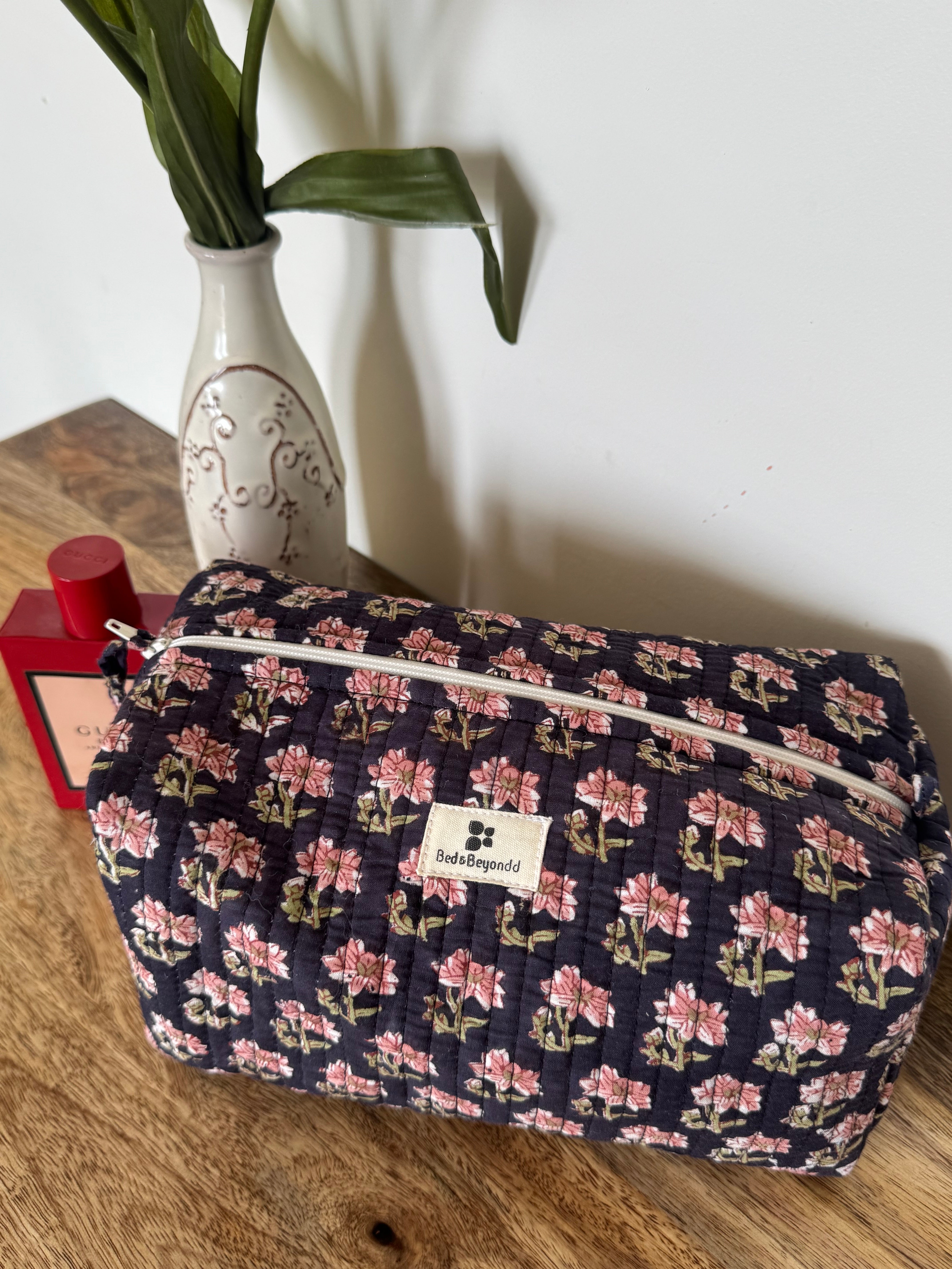 MULTI PURPOSE TOILETRY BAG