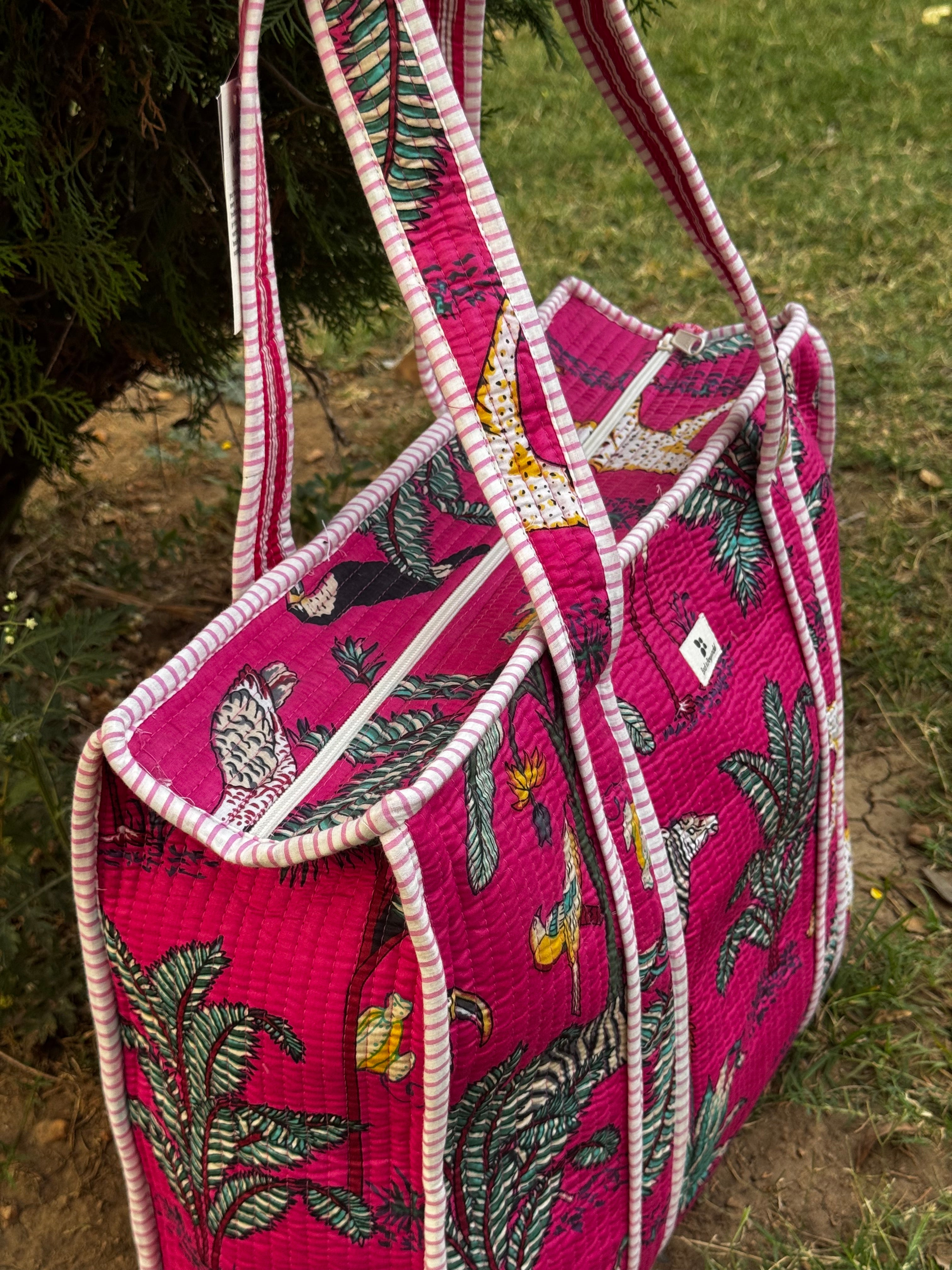 HAND BLOCK PRINTED TOTE BAG WITH ZIP