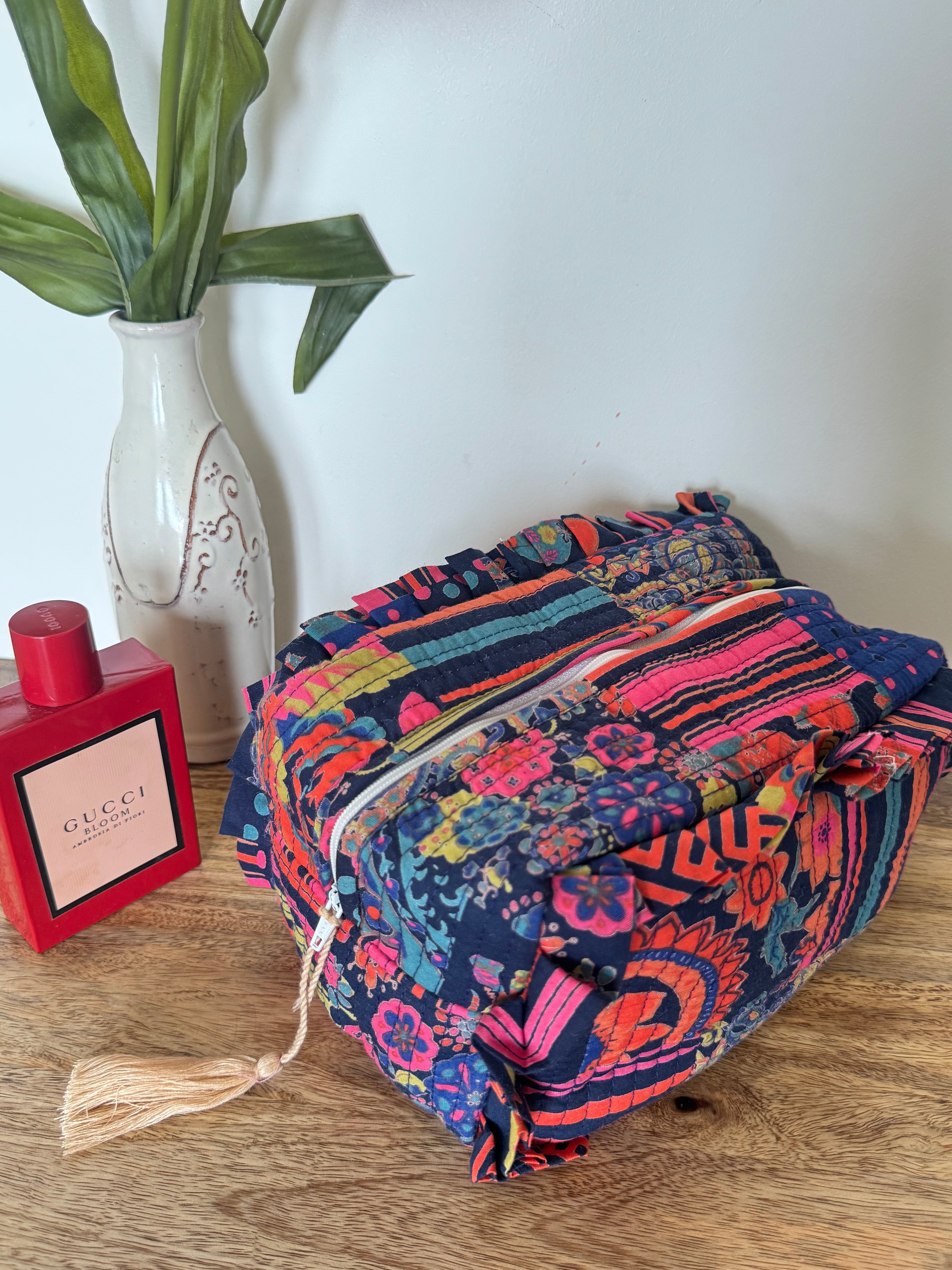 FRILL TOILETRY BAG
